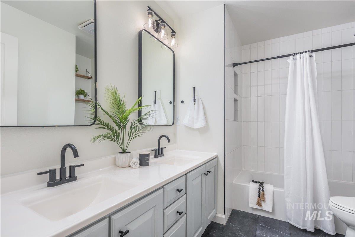 216 N Story Book Way, Eagle, Idaho 83616-4891, 5 Bedrooms, 2.5 Bathrooms, Residential For Sale, Price $750,000, 98966109