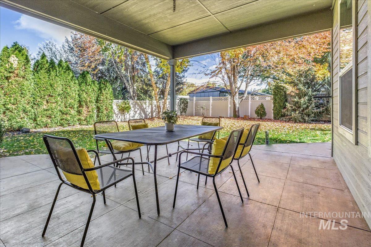 216 N Story Book Way, Eagle, Idaho 83616-4891, 5 Bedrooms, 2.5 Bathrooms, Residential For Sale, Price $750,000, 98966109