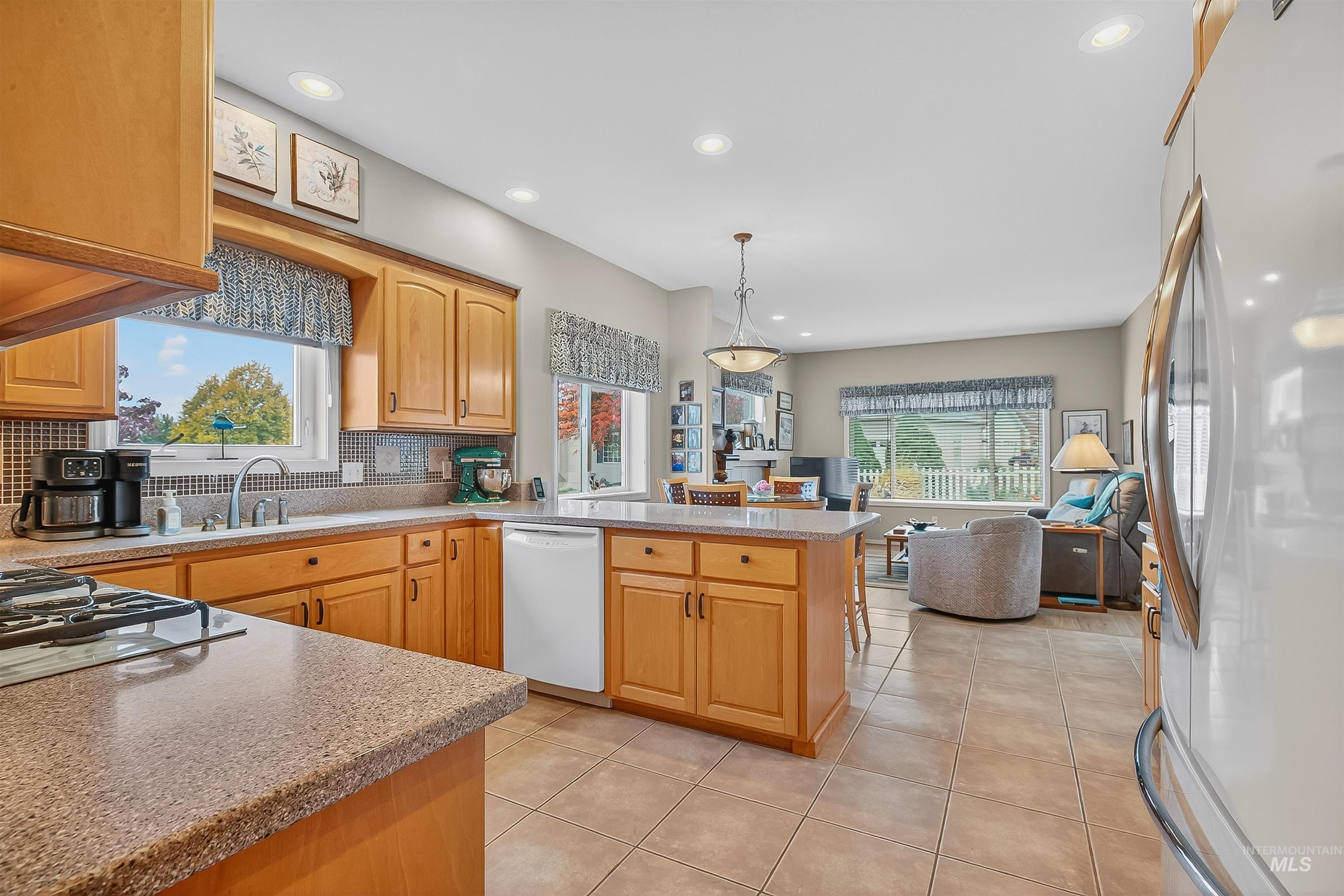 2127 Quailridge Ct, Clarkston, Washington 99403, 3 Bedrooms, 2 Bathrooms, Residential For Sale, Price $549,900, 98966114