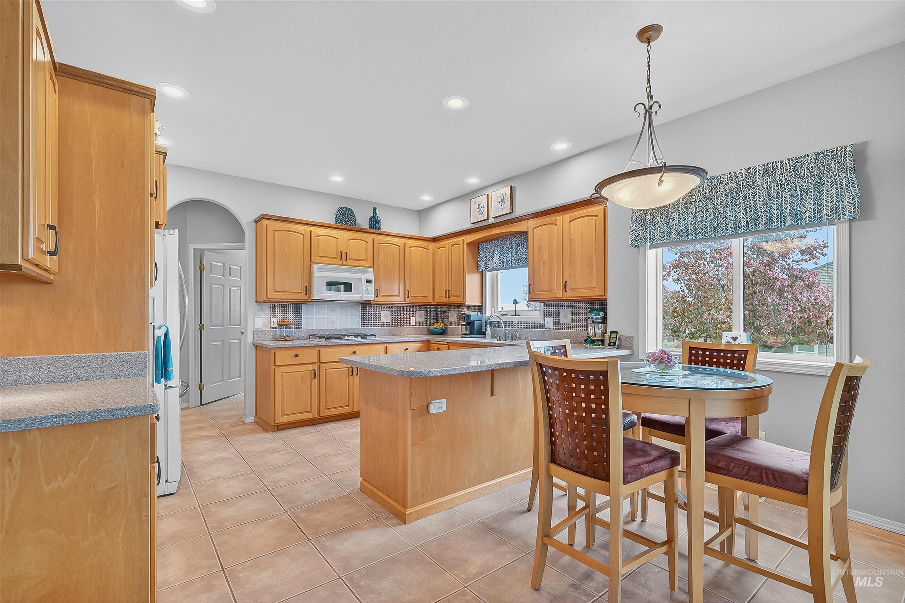 2127 Quailridge Ct, Clarkston, Washington 99403, 3 Bedrooms, 2 Bathrooms, Residential For Sale, Price $549,900, 98966114