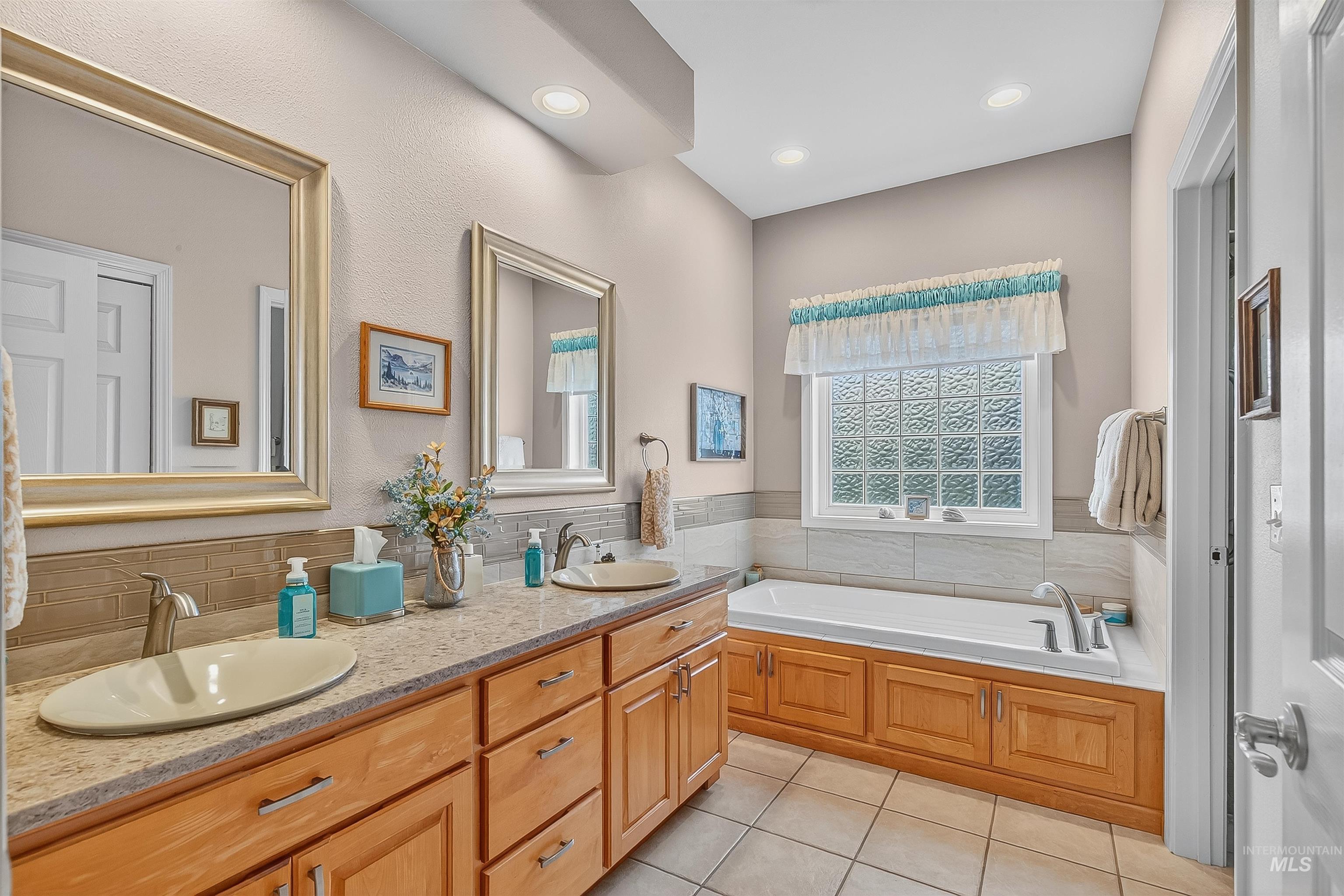 2127 Quailridge Ct, Clarkston, Washington 99403, 3 Bedrooms, 2 Bathrooms, Residential For Sale, Price $549,900, 98966114