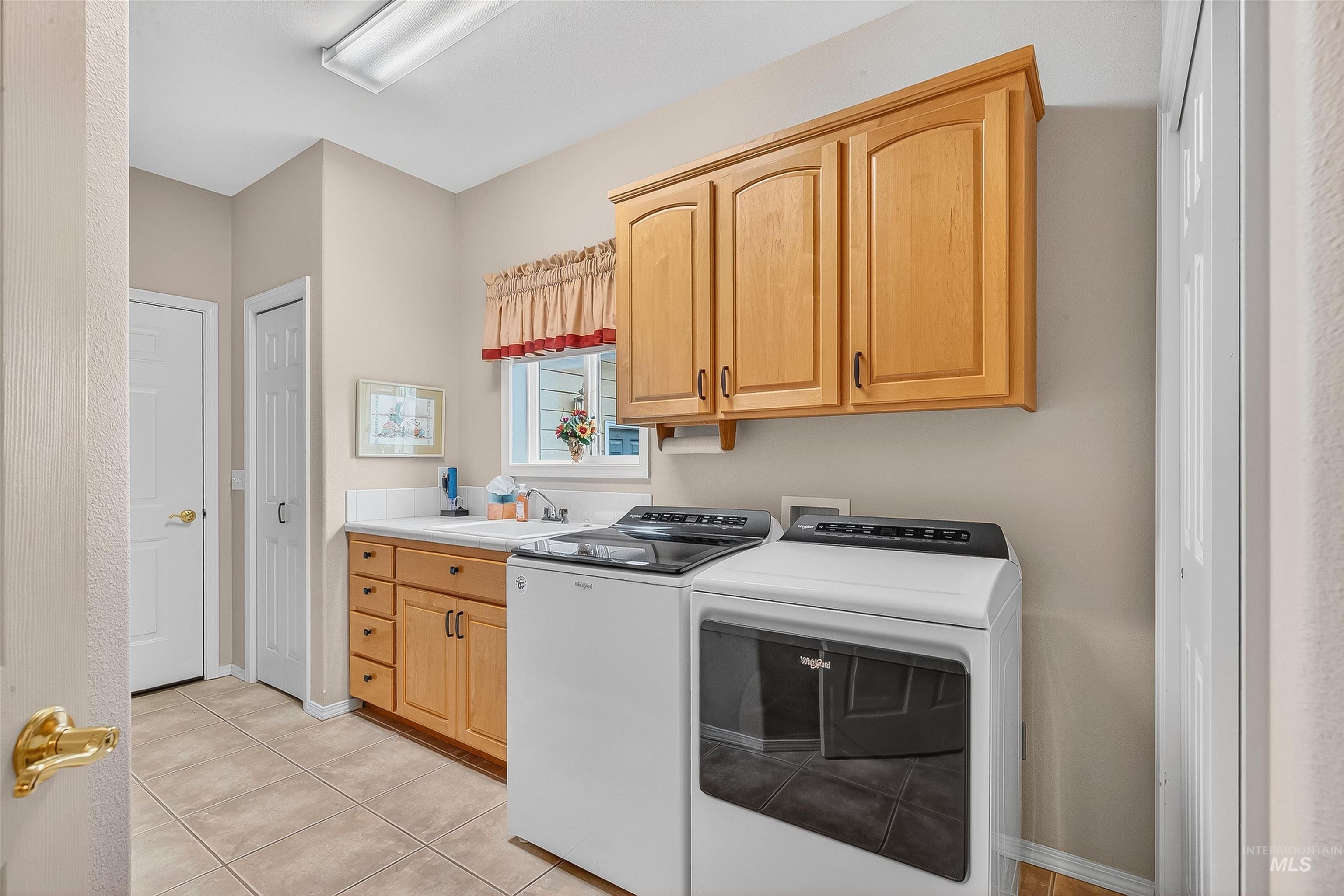 2127 Quailridge Ct, Clarkston, Washington 99403, 3 Bedrooms, 2 Bathrooms, Residential For Sale, Price $549,900, 98966114