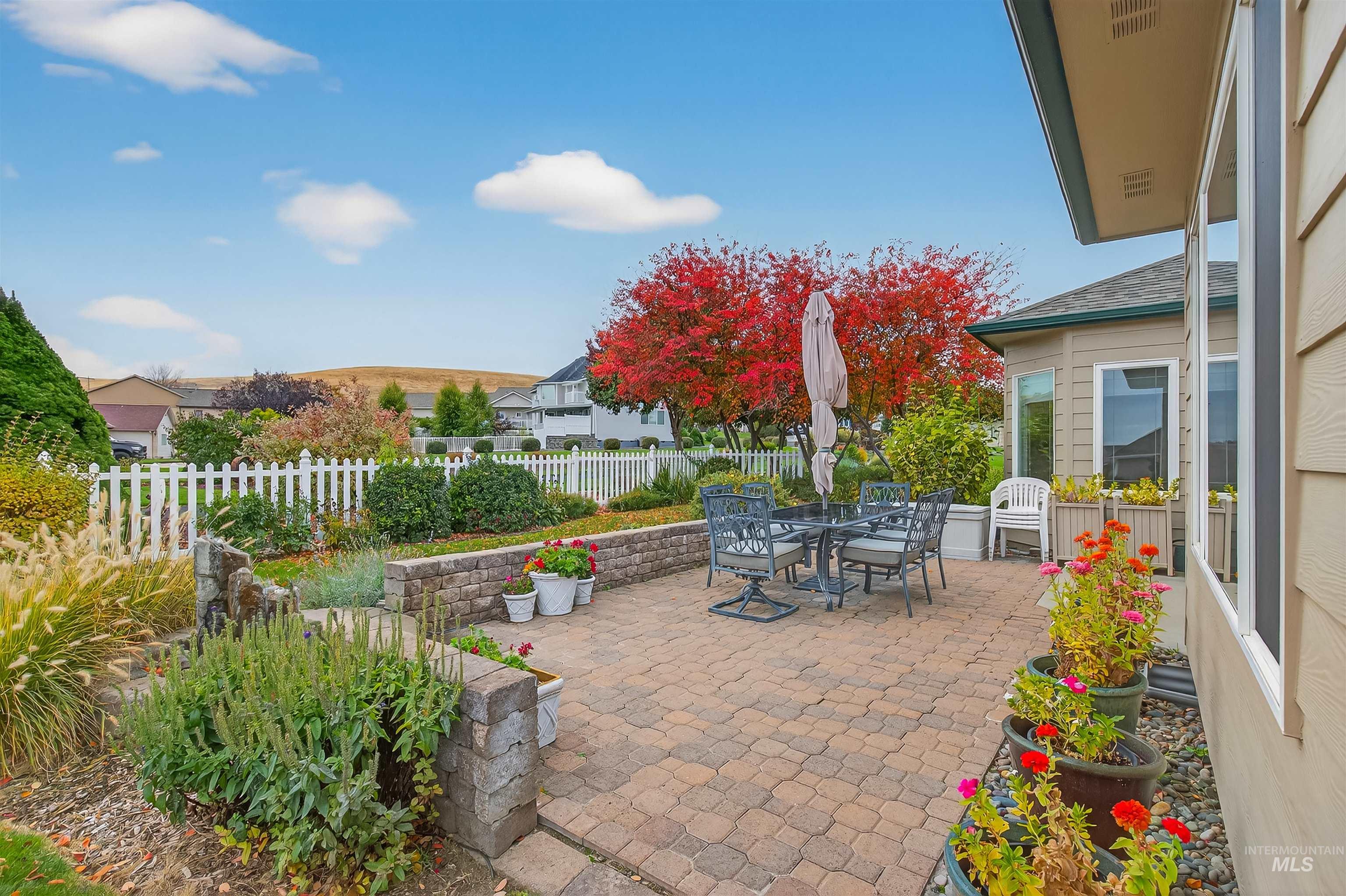 2127 Quailridge Ct, Clarkston, Washington 99403, 3 Bedrooms, 2 Bathrooms, Residential For Sale, Price $549,900, 98966114