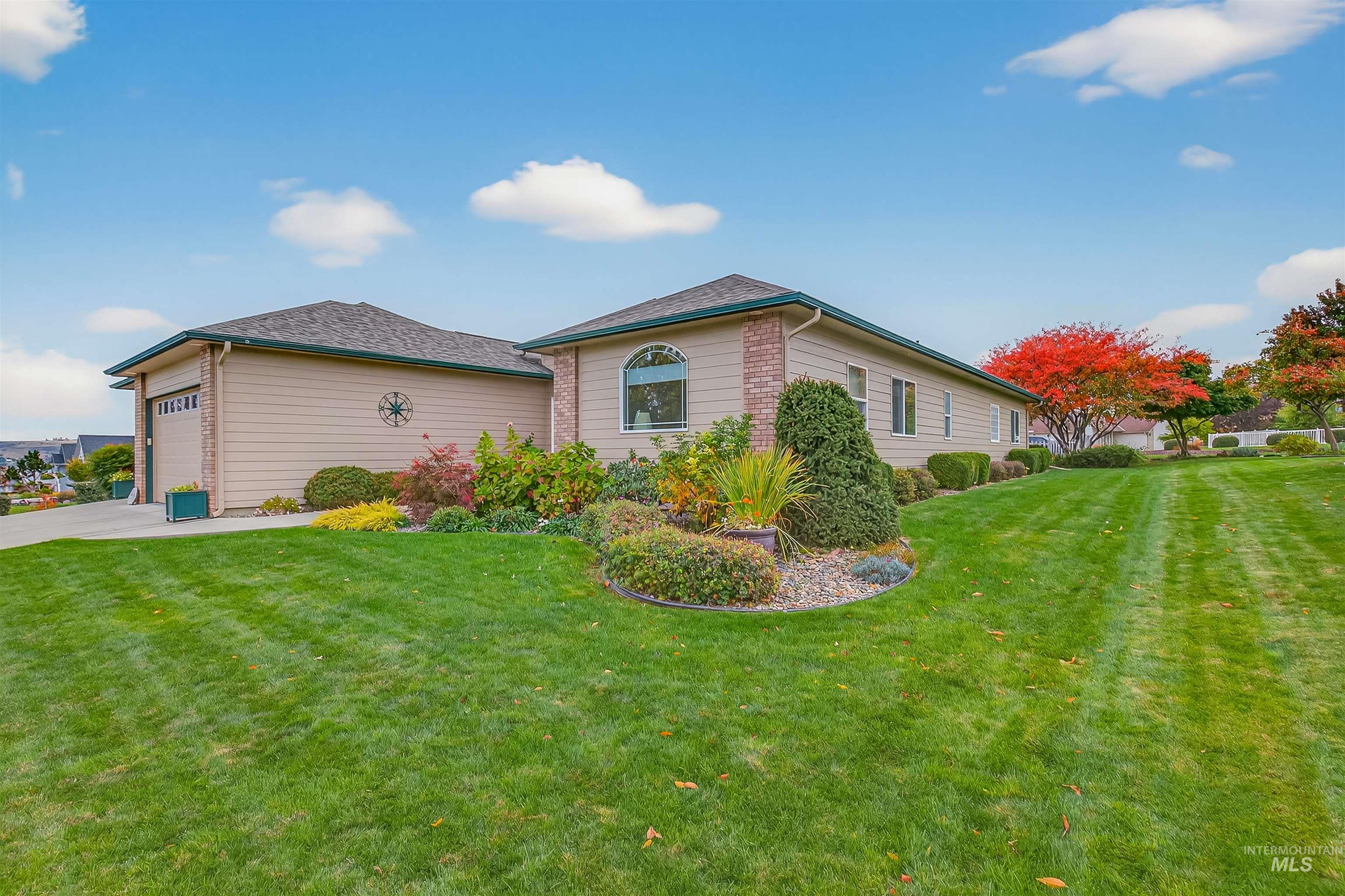 2127 Quailridge Ct, Clarkston, Washington 99403, 3 Bedrooms, 2 Bathrooms, Residential For Sale, Price $549,900, 98966114