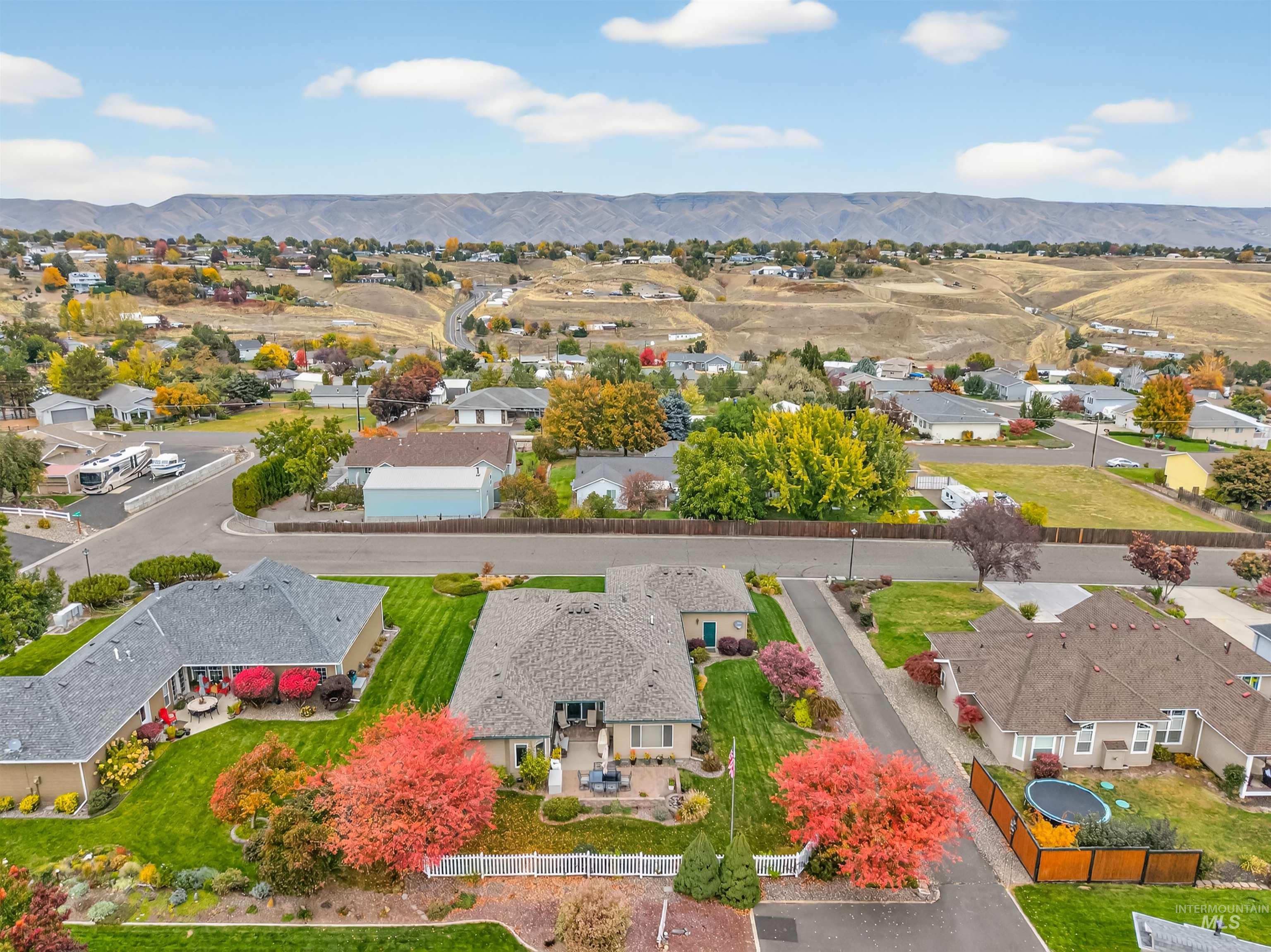 2127 Quailridge Ct, Clarkston, Washington 99403, 3 Bedrooms, 2 Bathrooms, Residential For Sale, Price $549,900, 98966114