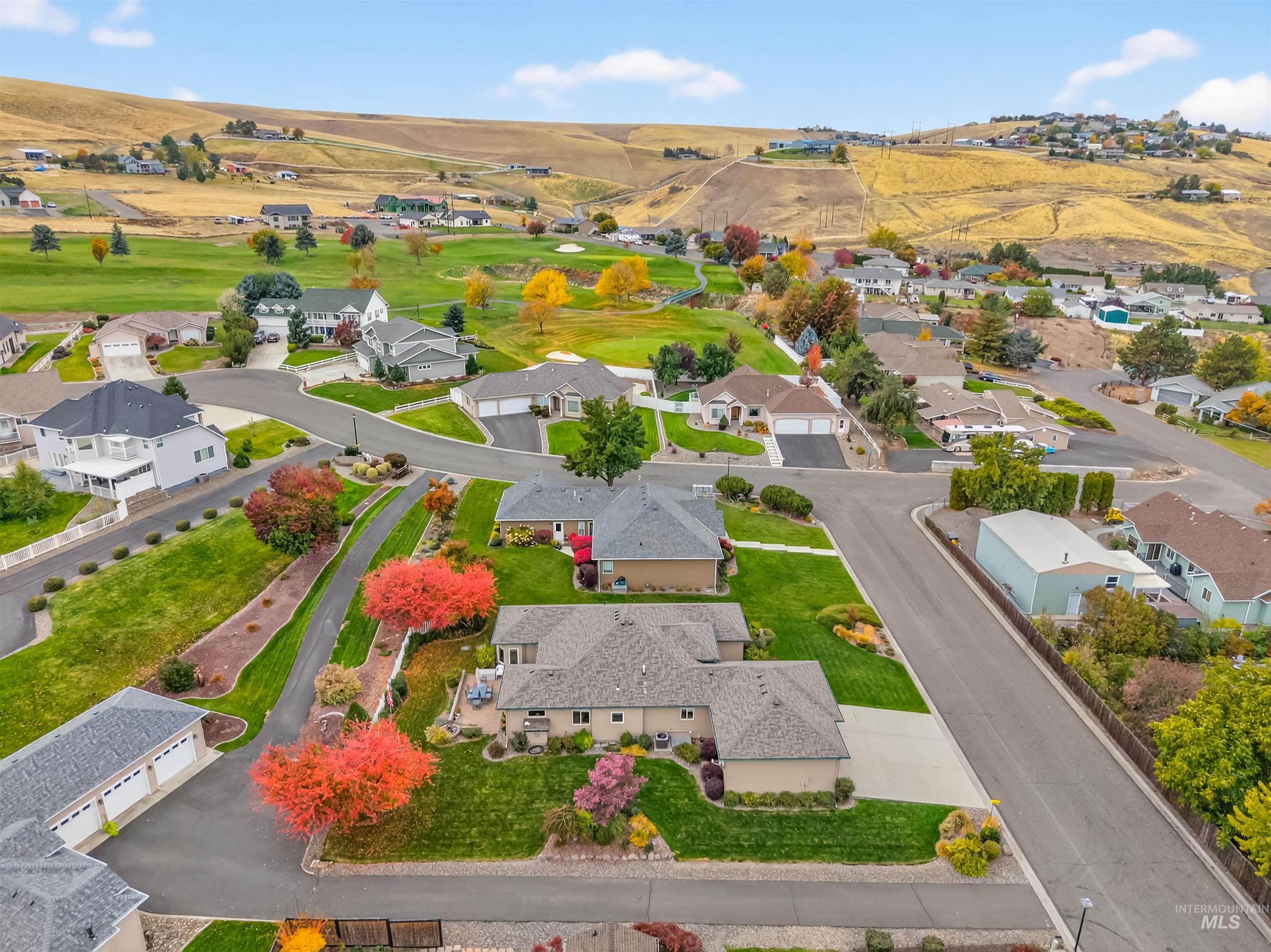 2127 Quailridge Ct, Clarkston, Washington 99403, 3 Bedrooms, 2 Bathrooms, Residential For Sale, Price $549,900, 98966114