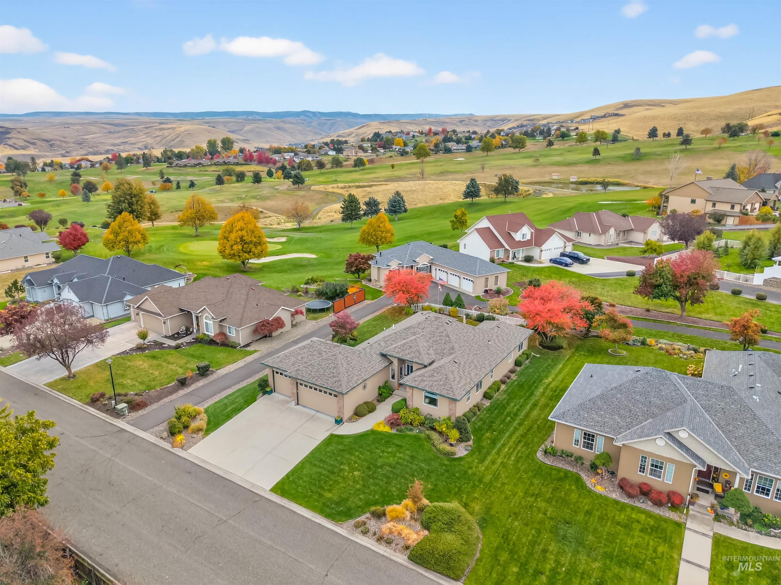 2127 Quailridge Ct, Clarkston, Washington 99403, 3 Bedrooms, 2 Bathrooms, Residential For Sale, Price $549,900, 98966114