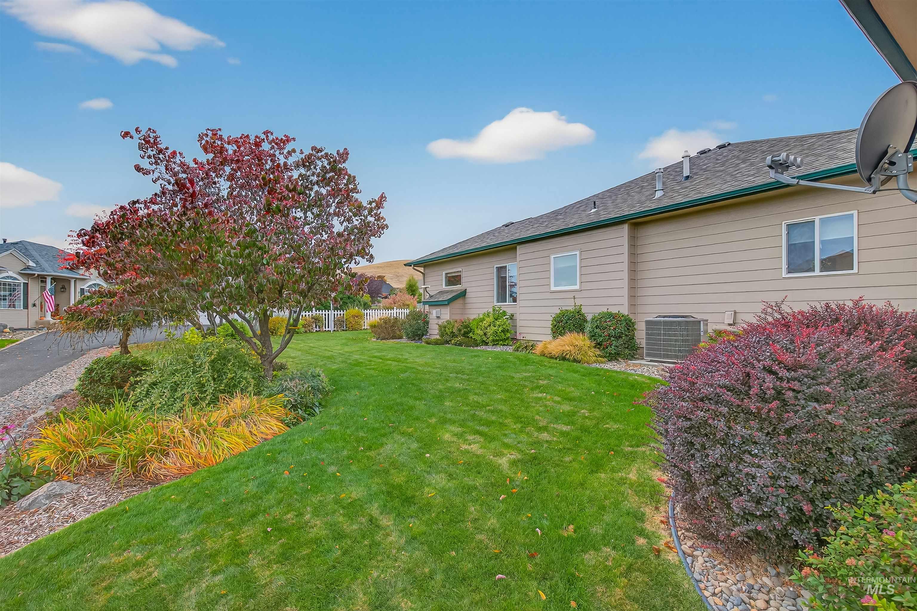 2127 Quailridge Ct, Clarkston, Washington 99403, 3 Bedrooms, 2 Bathrooms, Residential For Sale, Price $549,900, 98966114