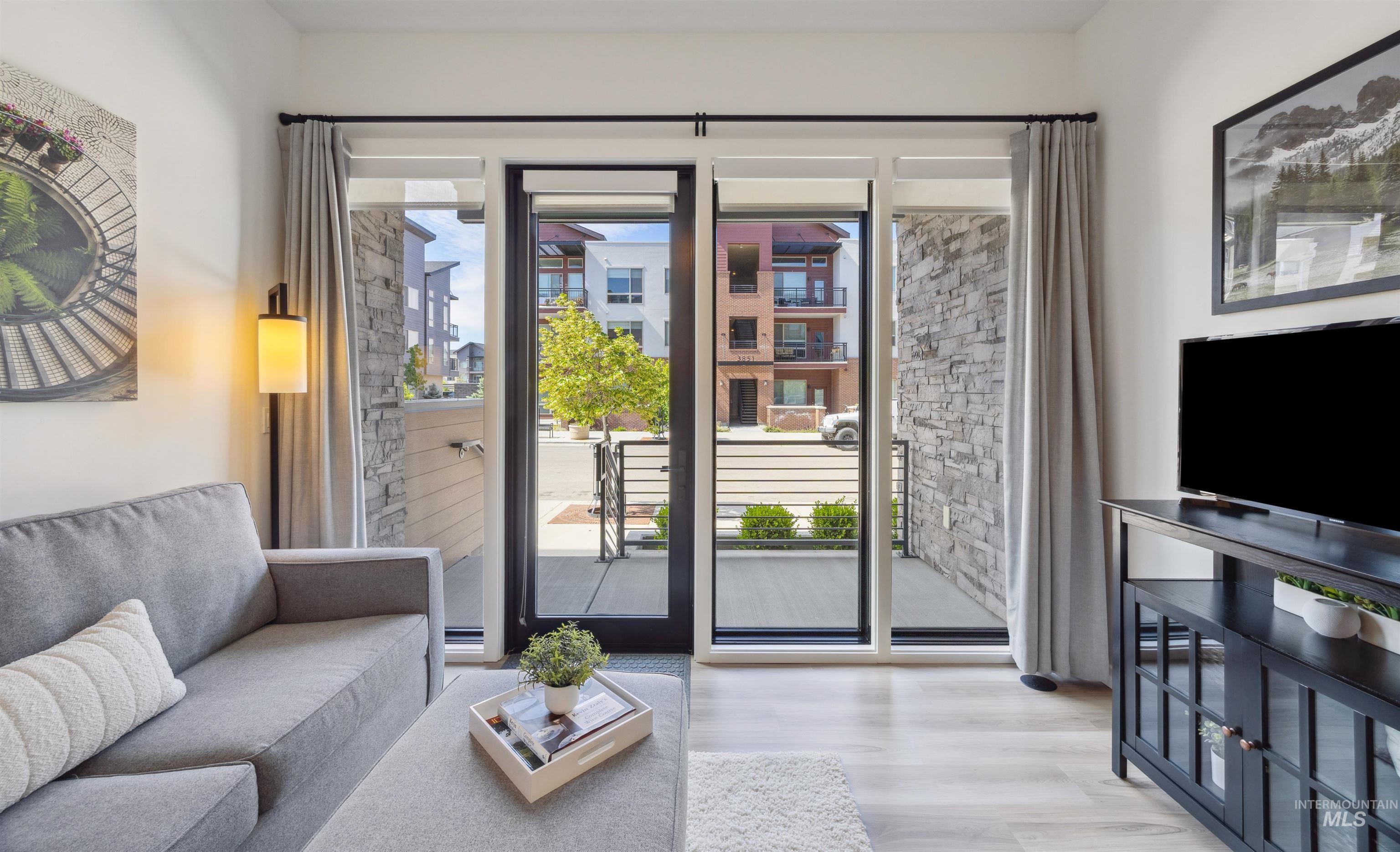 3850 E Haystack St., Boise, Idaho 83716-5885, 2 Bedrooms, 2 Bathrooms, Residential For Sale, Price $429,900, 98966118