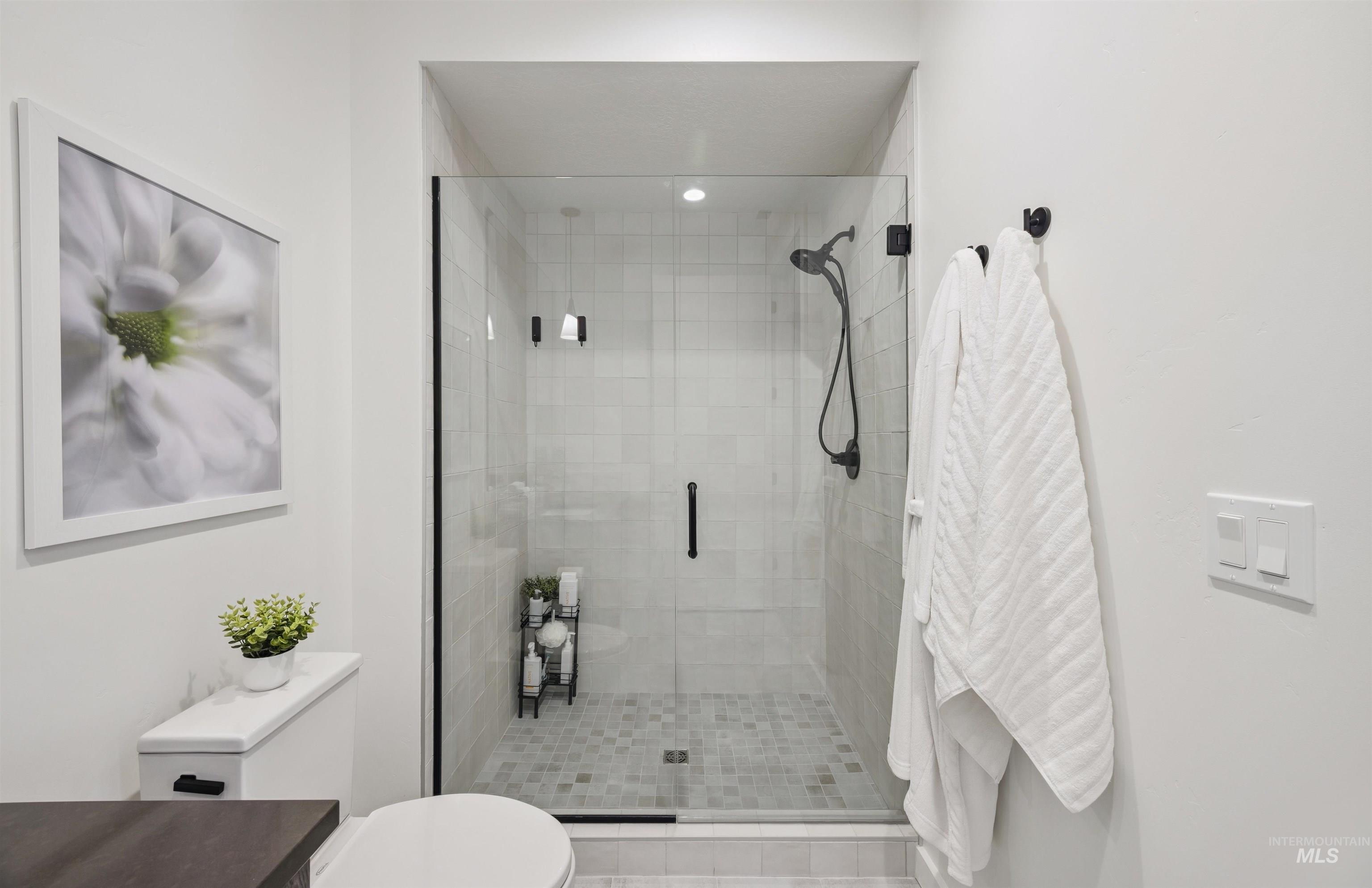 3850 E Haystack St., Boise, Idaho 83716-5885, 2 Bedrooms, 2 Bathrooms, Residential For Sale, Price $429,900, 98966118