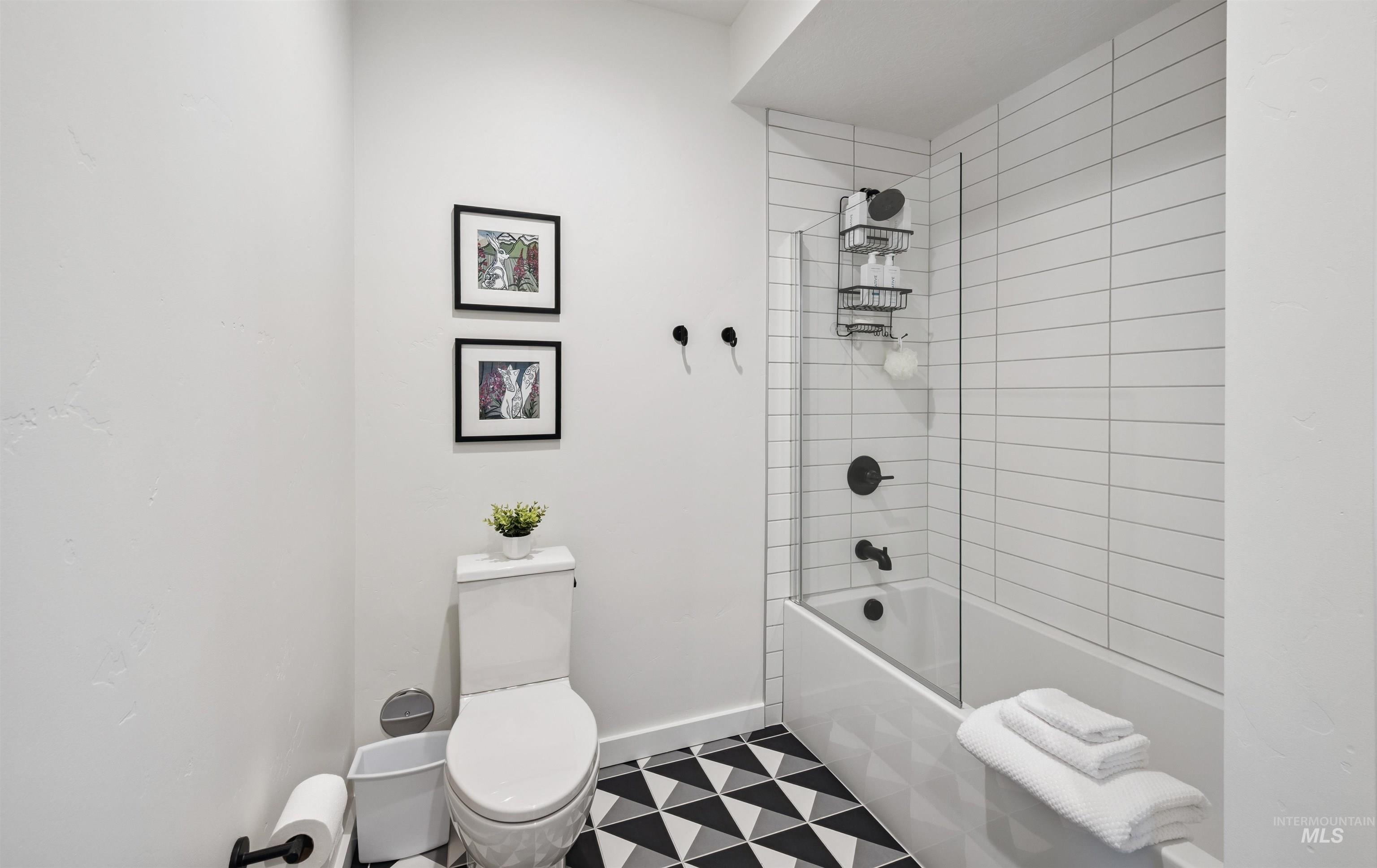 3850 E Haystack St., Boise, Idaho 83716-5885, 2 Bedrooms, 2 Bathrooms, Residential For Sale, Price $429,900, 98966118