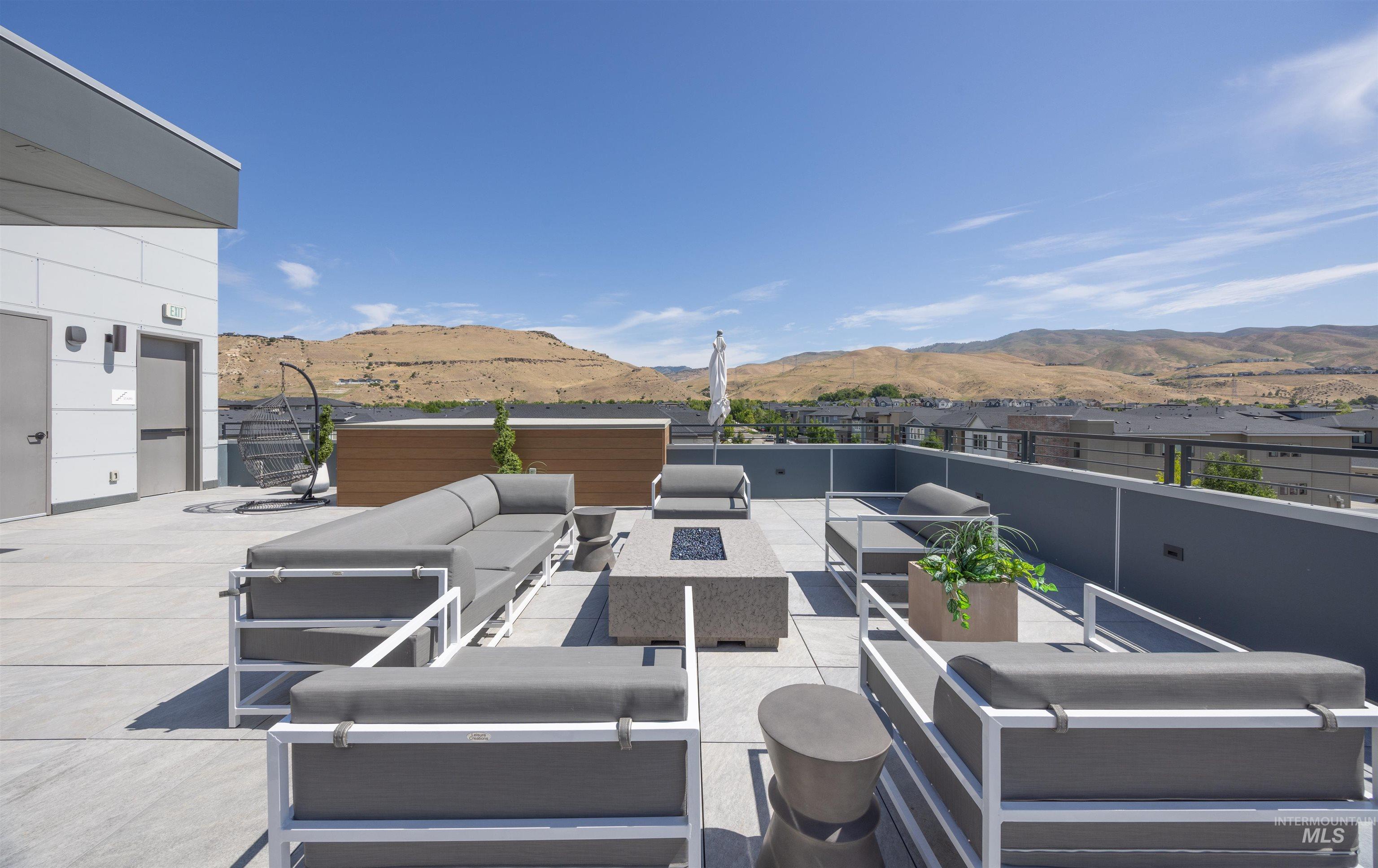 3850 E Haystack St., Boise, Idaho 83716-5885, 2 Bedrooms, 2 Bathrooms, Residential For Sale, Price $429,900, 98966118