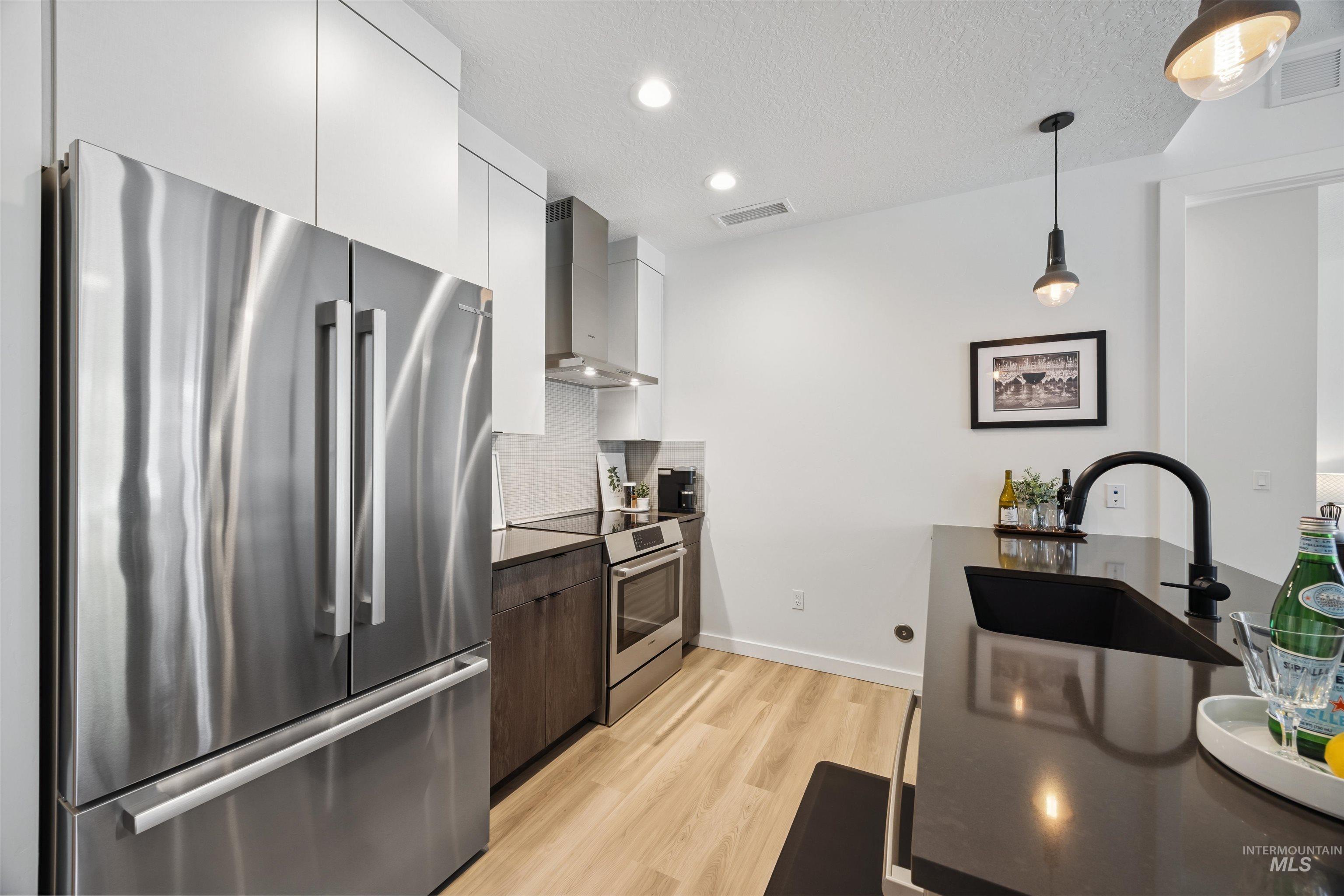 3850 E Haystack St., Boise, Idaho 83716-5885, 2 Bedrooms, 2 Bathrooms, Residential For Sale, Price $429,900, 98966118