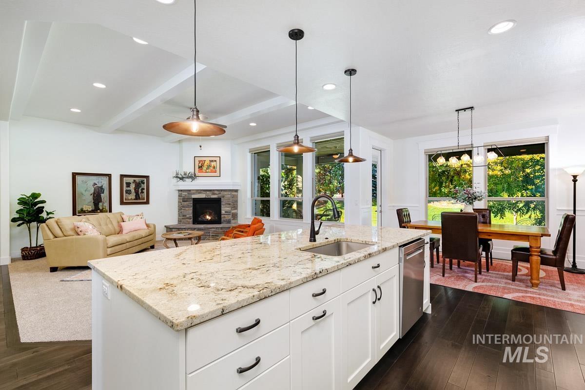 1833 N Monterossa, Eagle, Idaho 83616, 3 Bedrooms, 2.5 Bathrooms, Residential For Sale, Price $839,000, 98966120