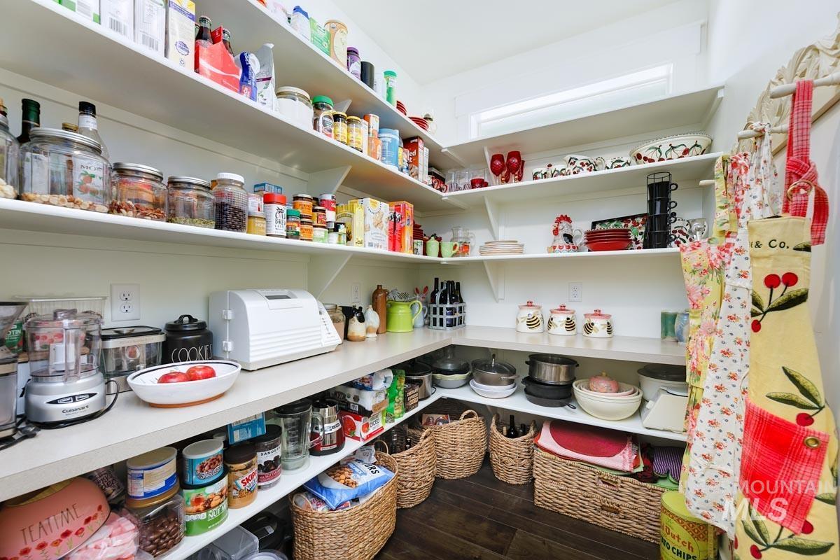 1833 N Monterossa, Eagle, Idaho 83616, 3 Bedrooms, 2.5 Bathrooms, Residential For Sale, Price $839,000, 98966120