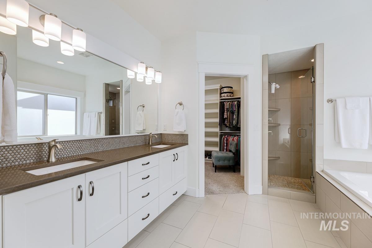 1833 N Monterossa, Eagle, Idaho 83616, 3 Bedrooms, 2.5 Bathrooms, Residential For Sale, Price $839,000, 98966120