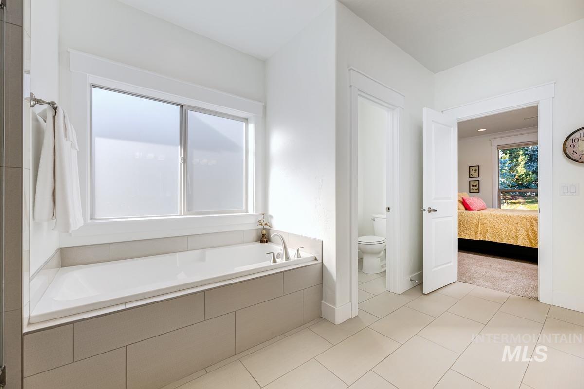 1833 N Monterossa, Eagle, Idaho 83616, 3 Bedrooms, 2.5 Bathrooms, Residential For Sale, Price $839,000, 98966120