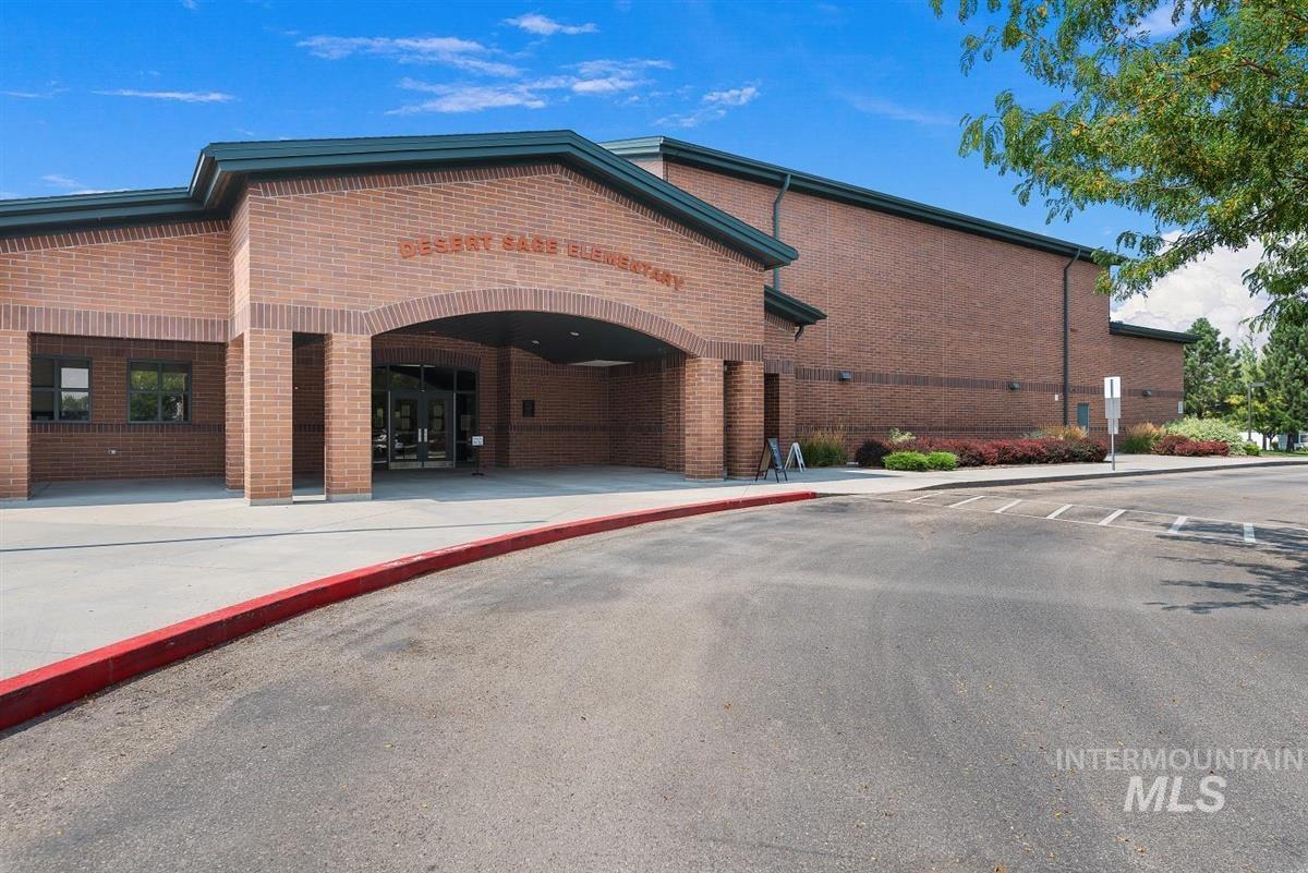 Elementary school in neighborhood