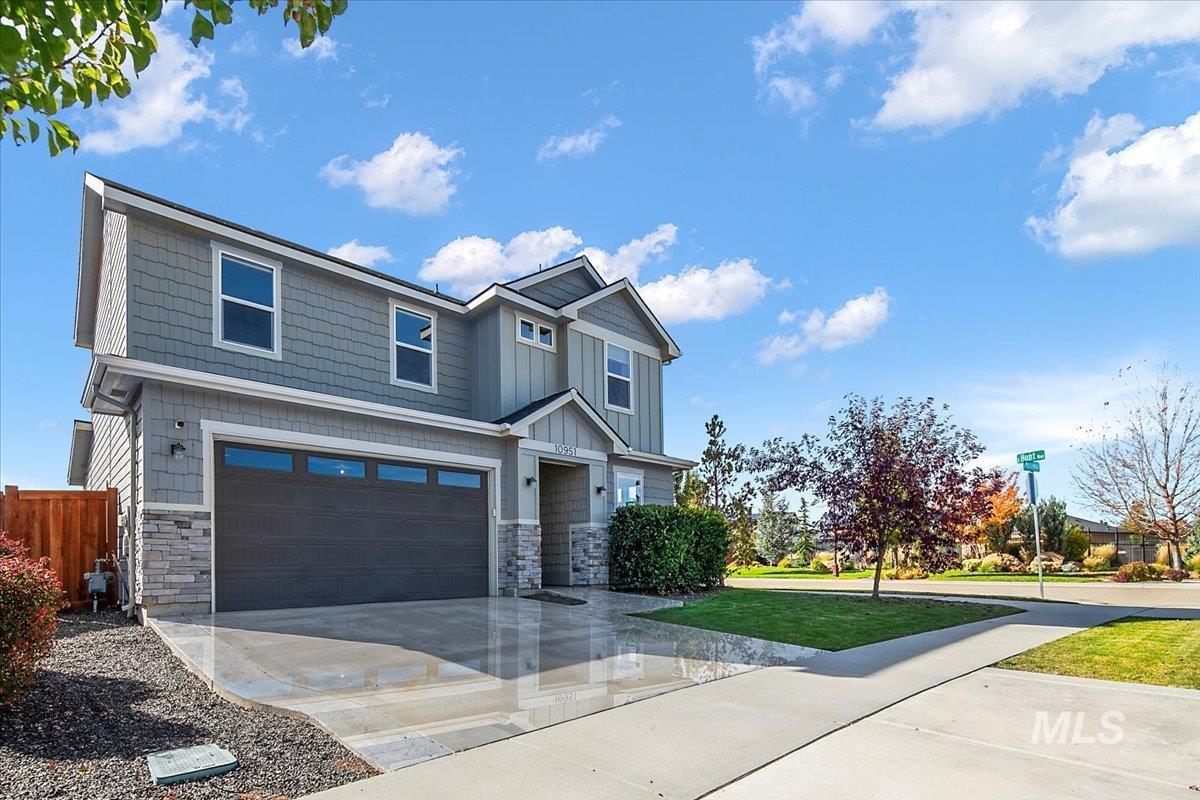 10951 W Mossywood Dr., Boise, Idaho 83709, 4 Bedrooms, 2.5 Bathrooms, Residential For Sale, Price $619,900, 98966135