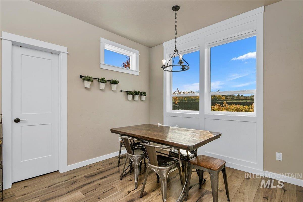 10951 W Mossywood Dr., Boise, Idaho 83709, 4 Bedrooms, 2.5 Bathrooms, Residential For Sale, Price $619,900, 98966135