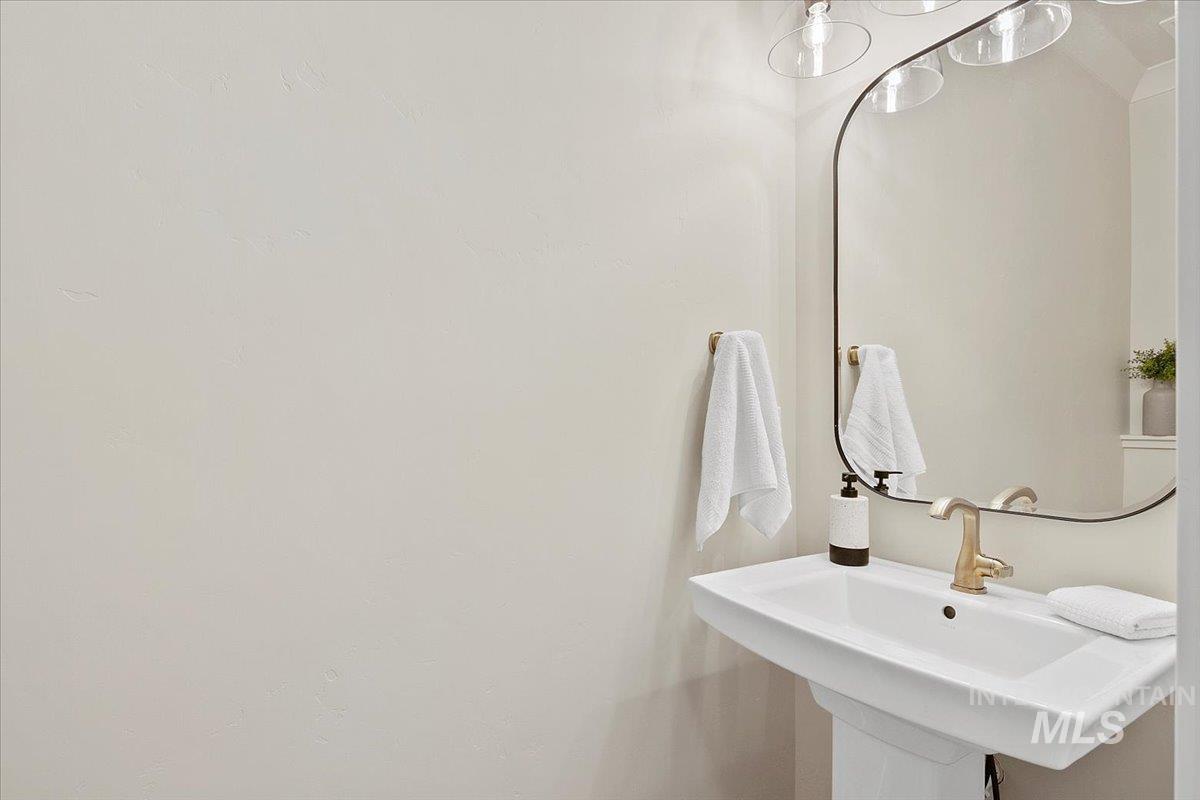 Bathroom with a sink