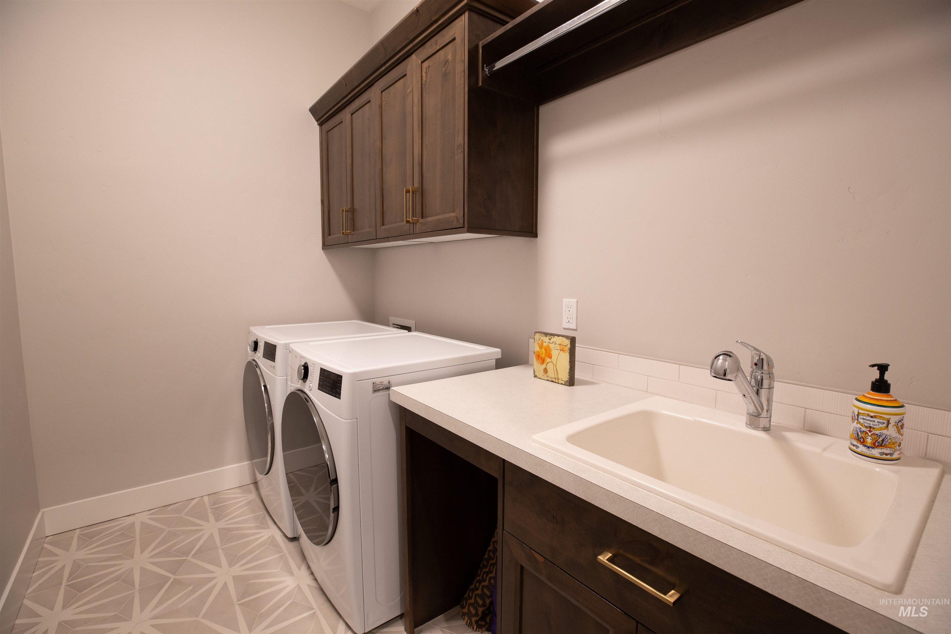 6121 S Cubola Way, Meridian, Idaho 83642, 4 Bedrooms, 2.5 Bathrooms, Residential For Sale, Price $899,000, 98966140