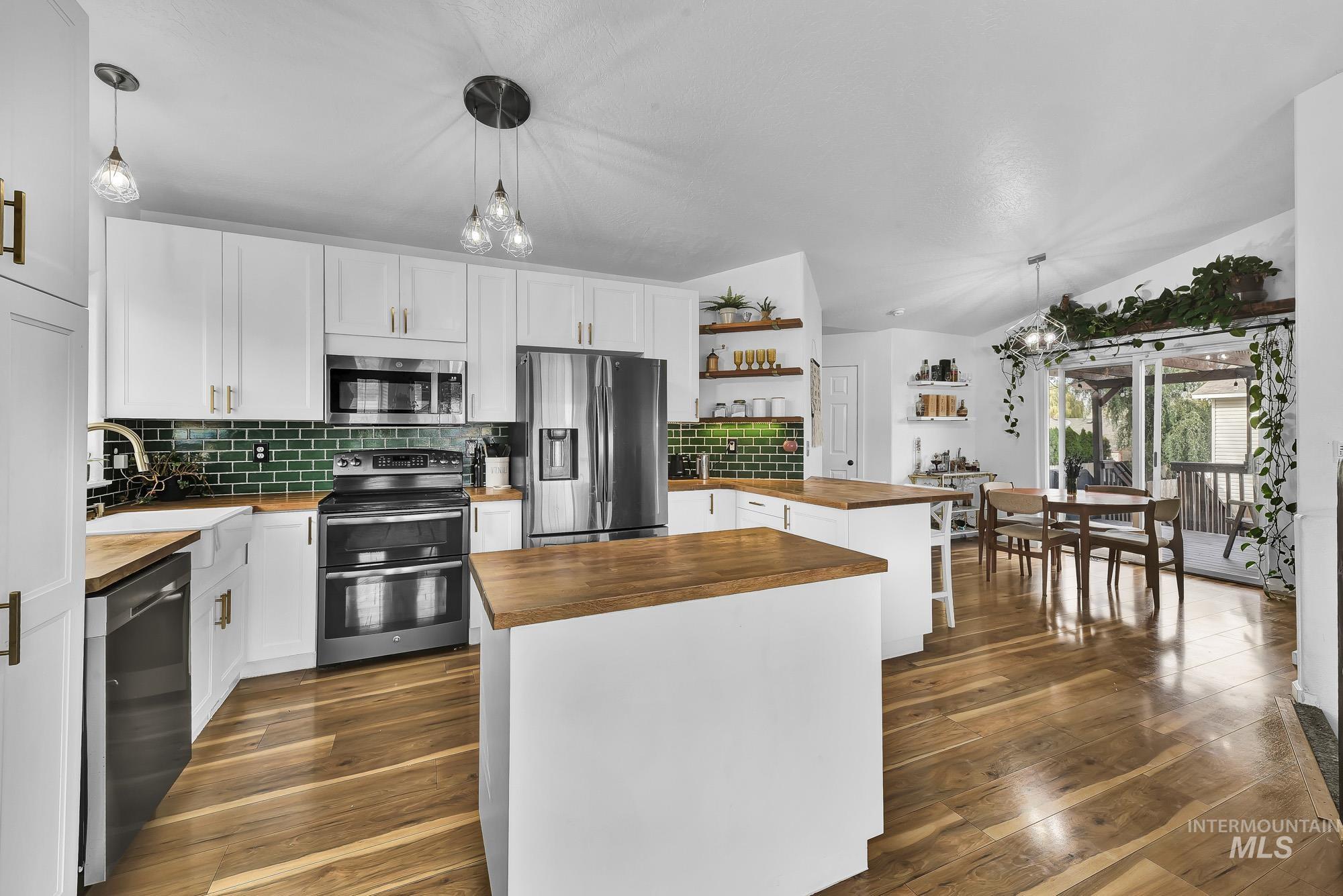 1723 N Eaglet Ct, Nampa, Idaho 83651, 4 Bedrooms, 2 Bathrooms, Residential For Sale, Price $450,000, 98966142