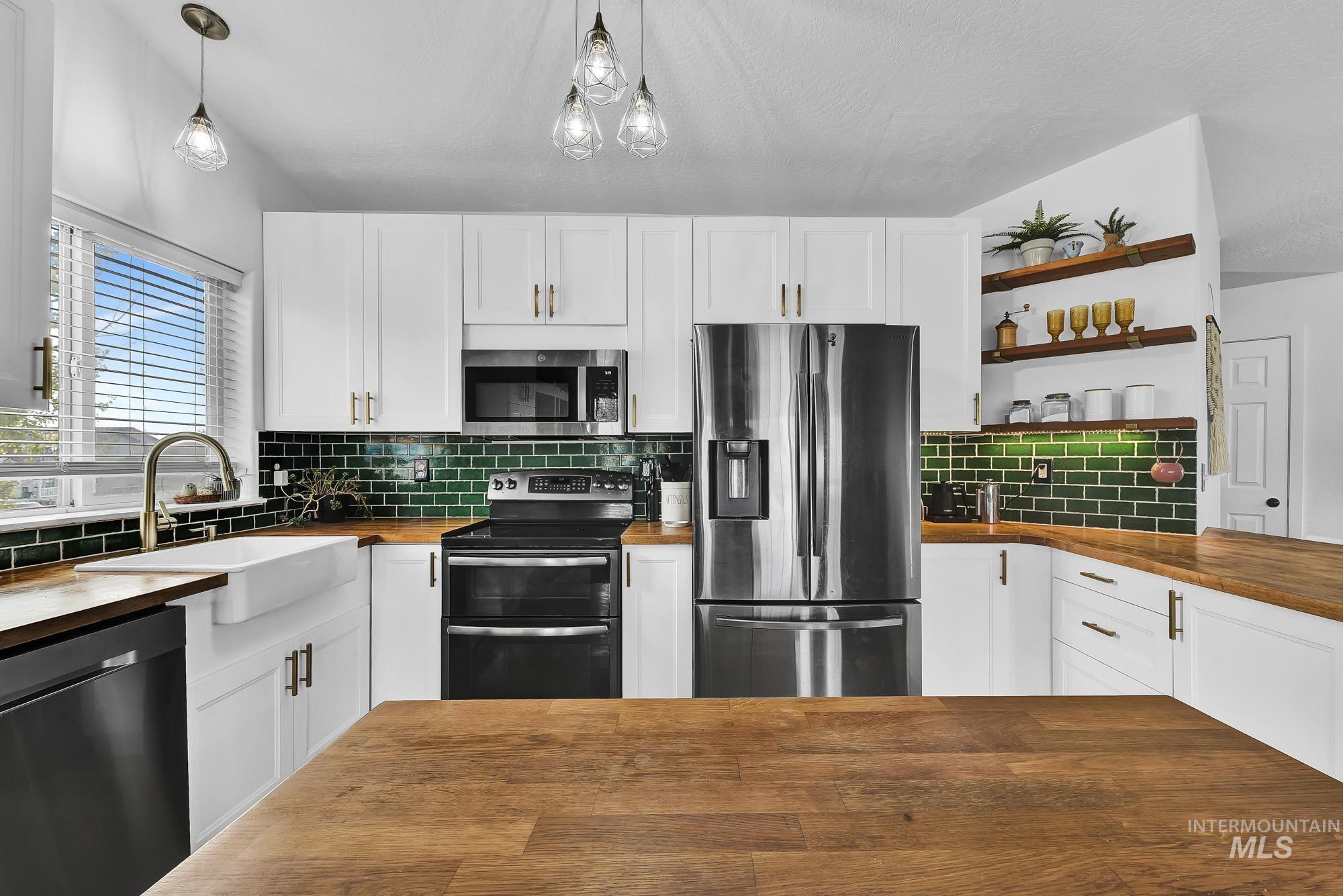 1723 N Eaglet Ct, Nampa, Idaho 83651, 4 Bedrooms, 2 Bathrooms, Residential For Sale, Price $450,000, 98966142