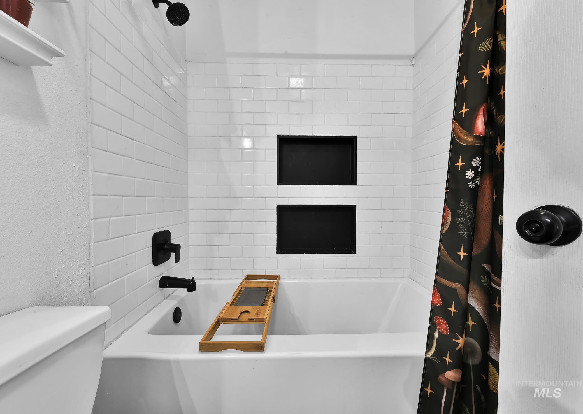 1723 N Eaglet Ct, Nampa, Idaho 83651, 4 Bedrooms, 2 Bathrooms, Residential For Sale, Price $450,000, 98966142