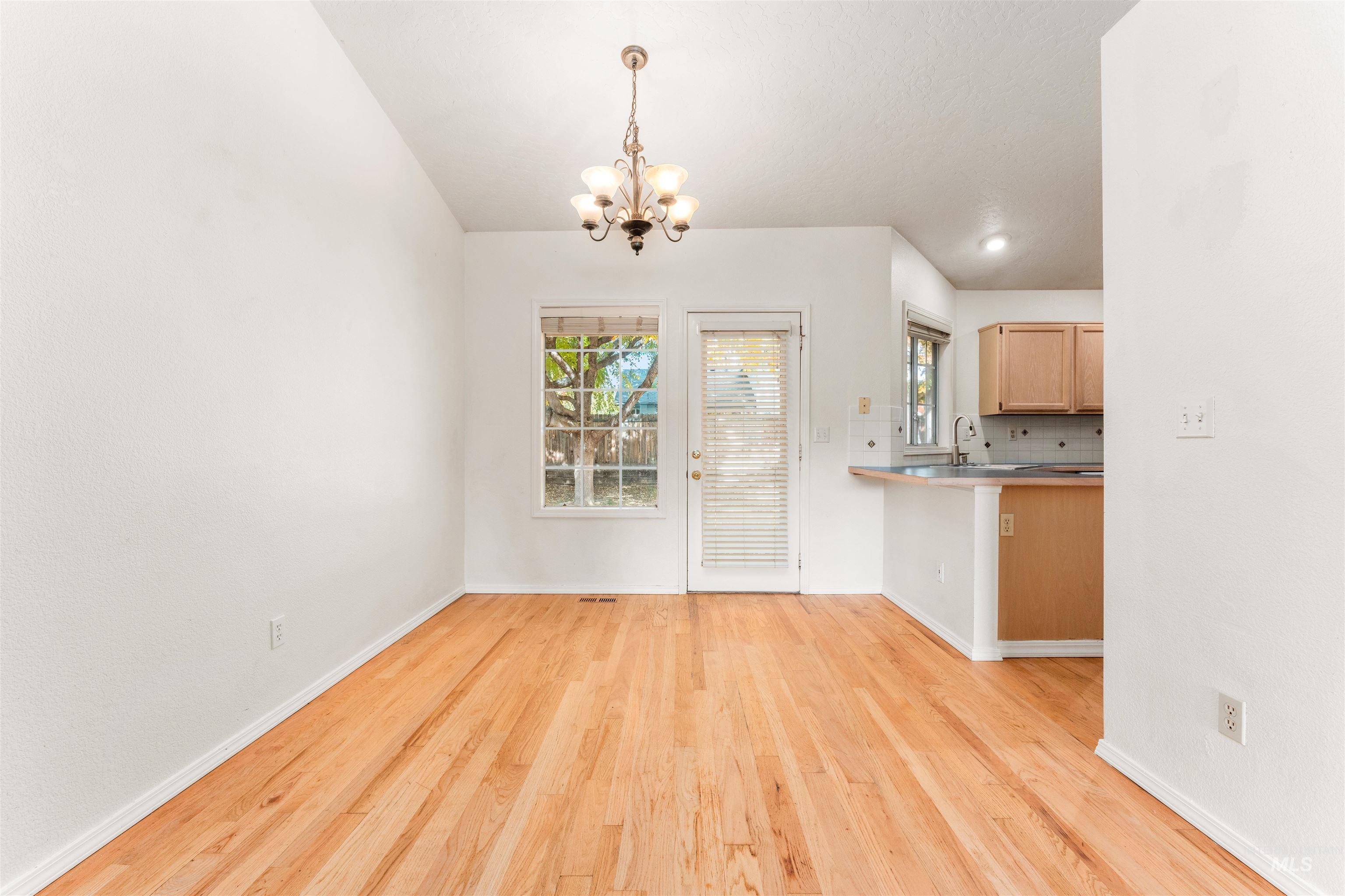 9734 W Cascade St, Boise, Idaho 83704, 3 Bedrooms, 2 Bathrooms, Residential For Sale, Price $379,900, 98966148