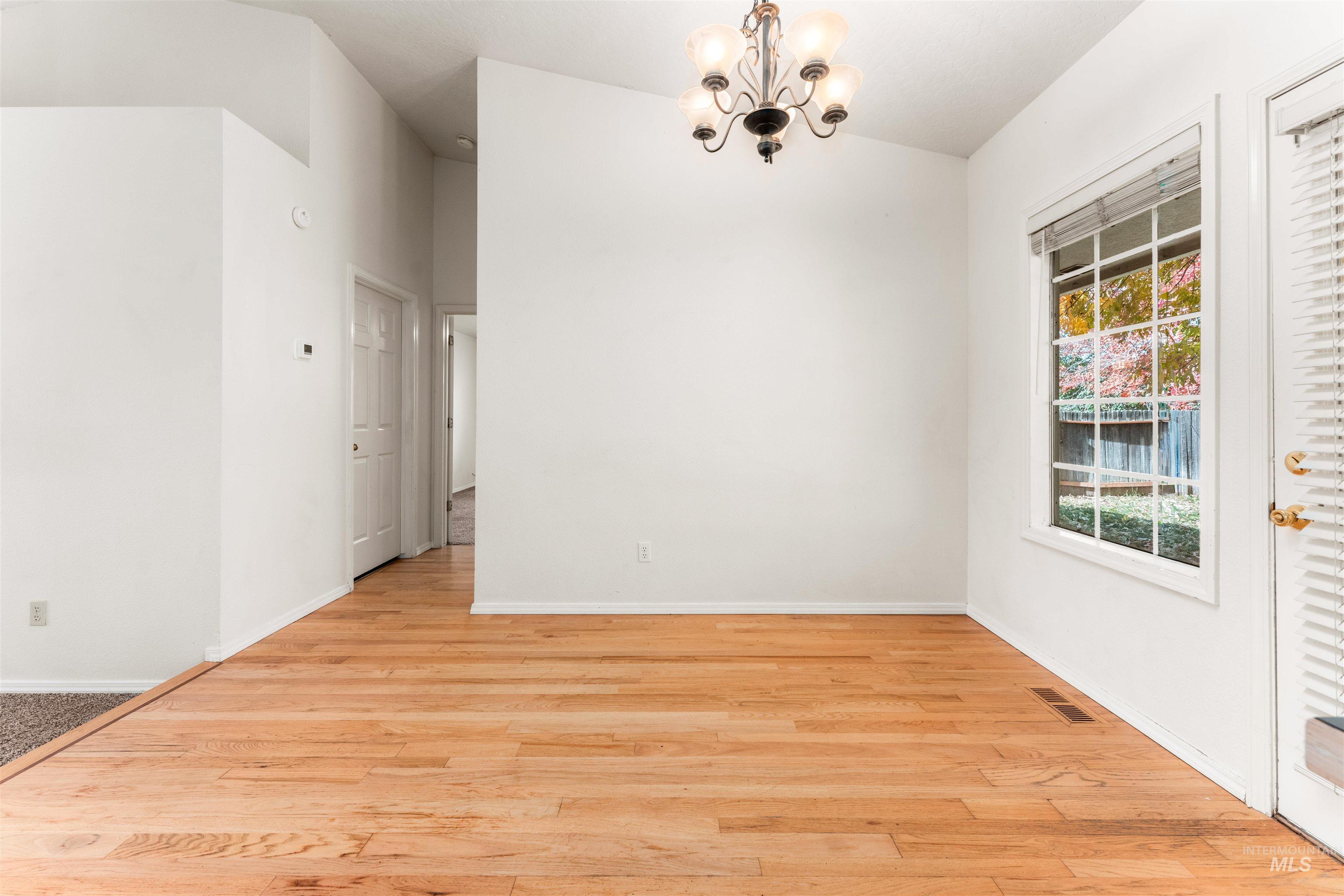 9734 W Cascade St, Boise, Idaho 83704, 3 Bedrooms, 2 Bathrooms, Residential For Sale, Price $379,900, 98966148