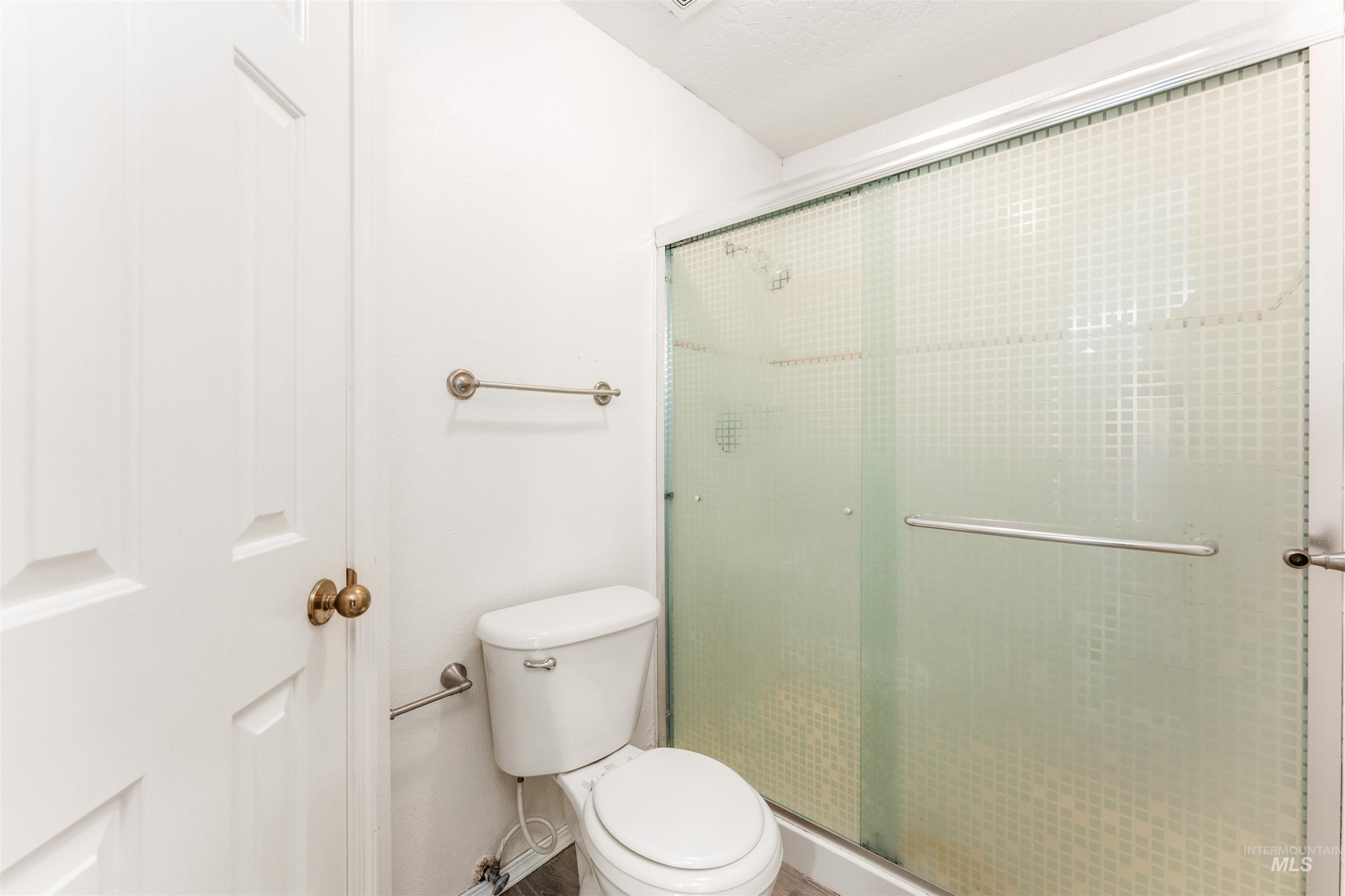 9734 W Cascade St, Boise, Idaho 83704, 3 Bedrooms, 2 Bathrooms, Residential For Sale, Price $379,900, 98966148