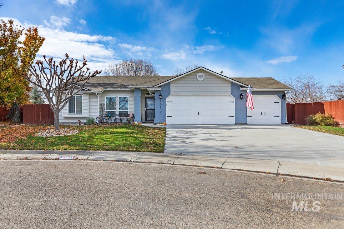 19533 Portsmouth Way, Caldwell, Idaho 83605, 3 Bedrooms, 2 Bathrooms, Residential For Sale, Price $364,900, 98966155