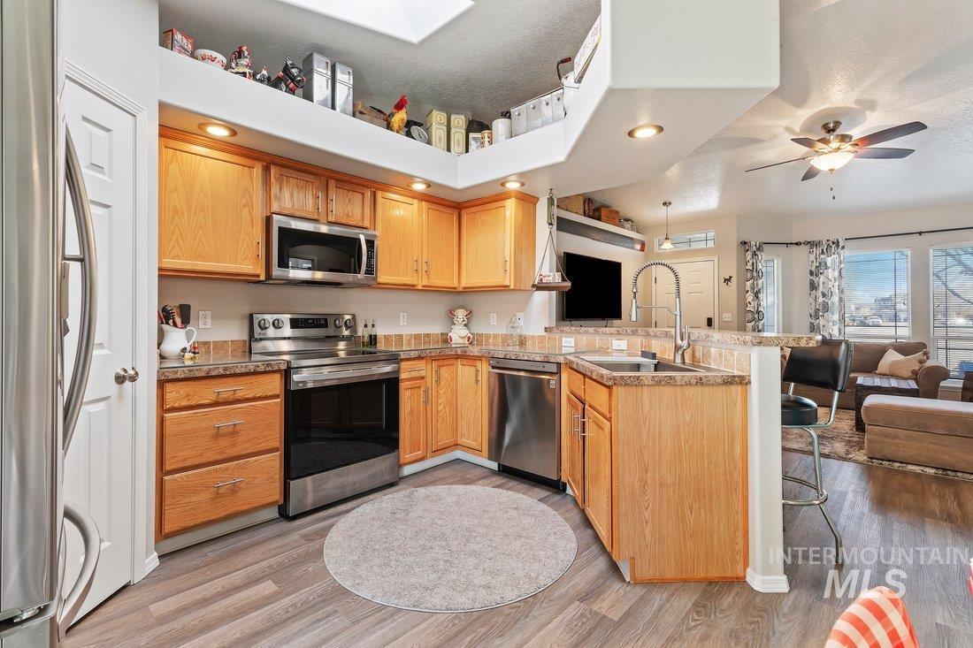 19533 Portsmouth Way, Caldwell, Idaho 83605, 3 Bedrooms, 2 Bathrooms, Residential For Sale, Price $364,900, 98966155