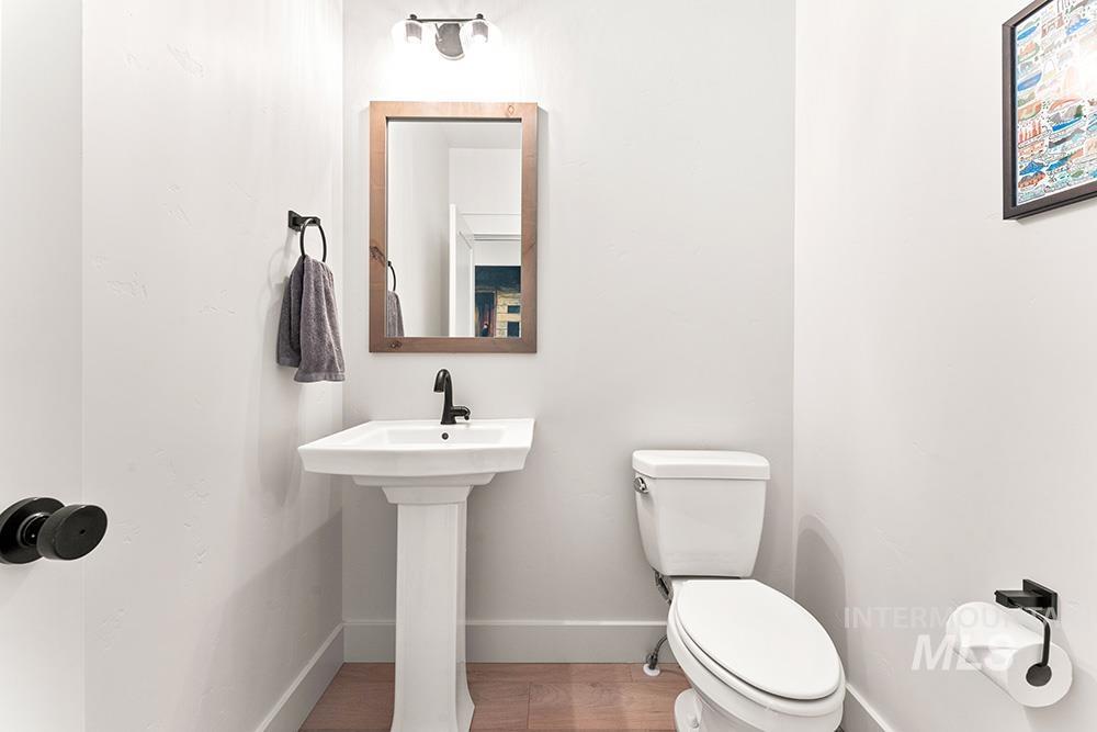 6724 N Adale Way, Meridian, Idaho 83646, 4 Bedrooms, 3.5 Bathrooms, Residential For Sale, Price $999,900, 98966164