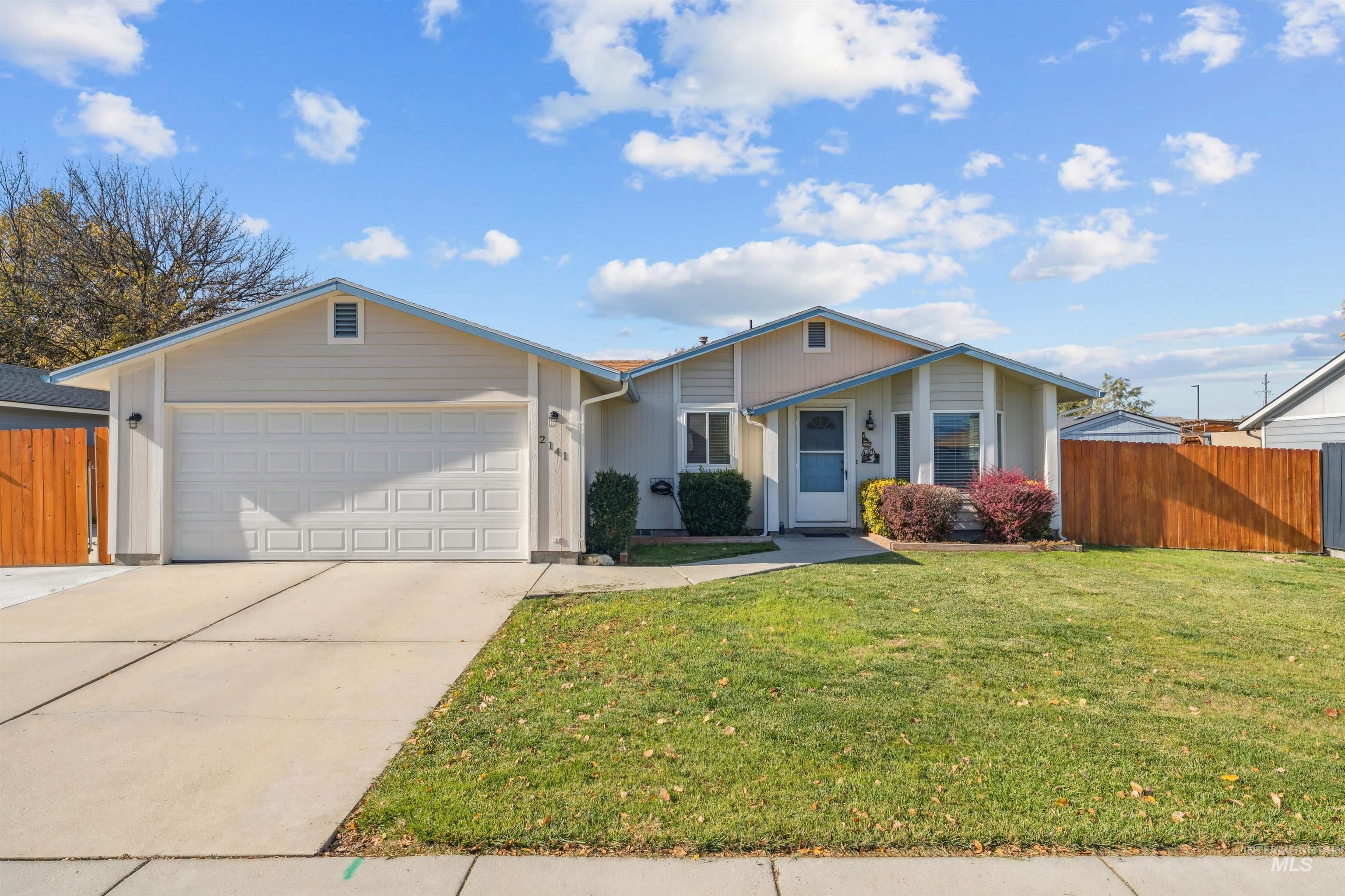 2141 N Kenmere Drive, Meridian, Idaho 83646, 3 Bedrooms, 1 Bathroom, Residential For Sale, Price $374,999, 98966165