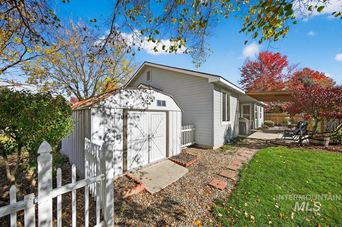 893 E Cembra St, Eagle, Idaho 83616, 3 Bedrooms, 2 Bathrooms, Residential For Sale, Price $499,000, 98966167