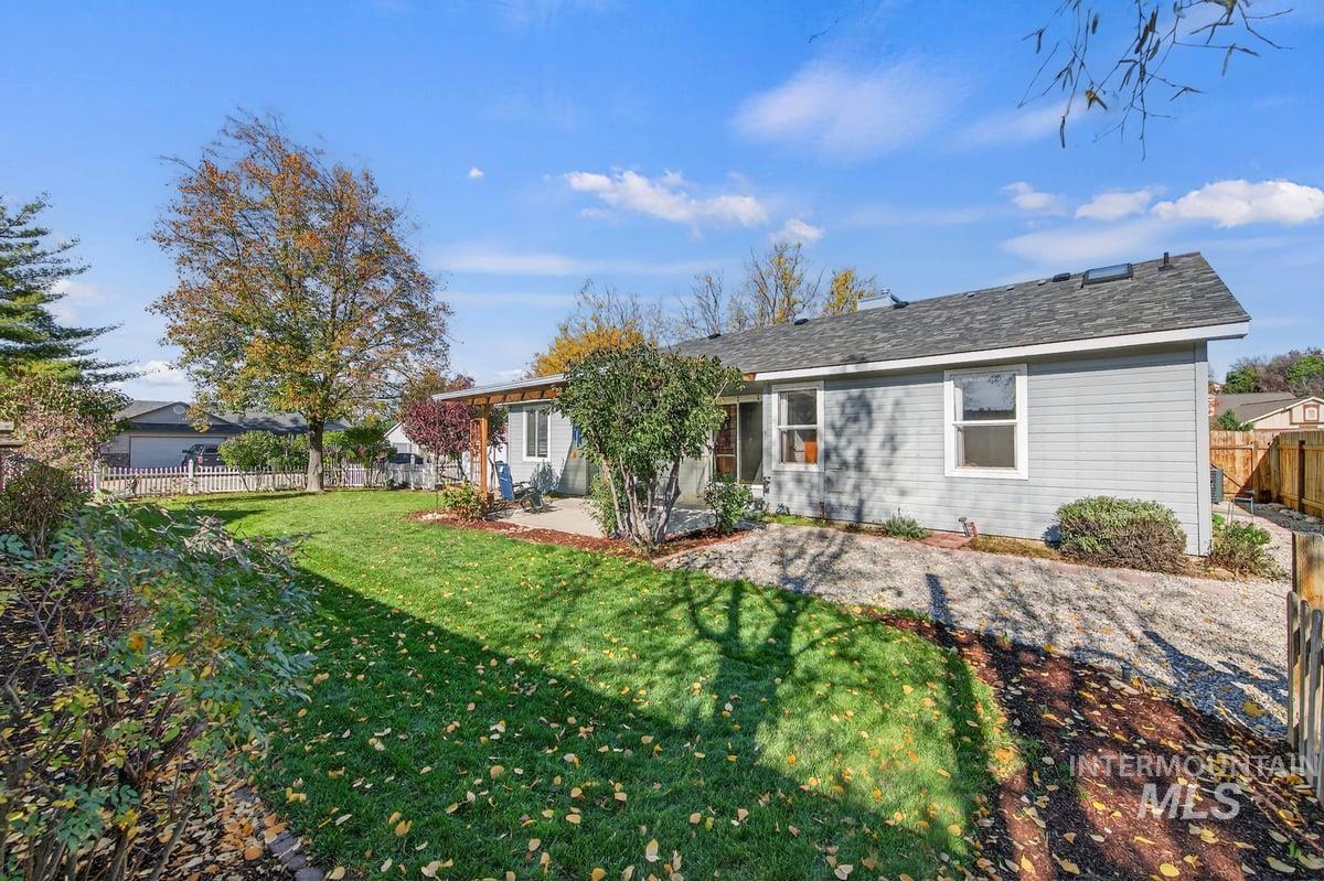 893 E Cembra St, Eagle, Idaho 83616, 3 Bedrooms, 2 Bathrooms, Residential For Sale, Price $499,000, 98966167