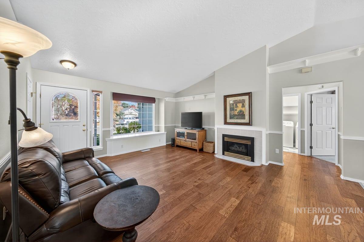 893 E Cembra St, Eagle, Idaho 83616, 3 Bedrooms, 2 Bathrooms, Residential For Sale, Price $499,000, 98966167