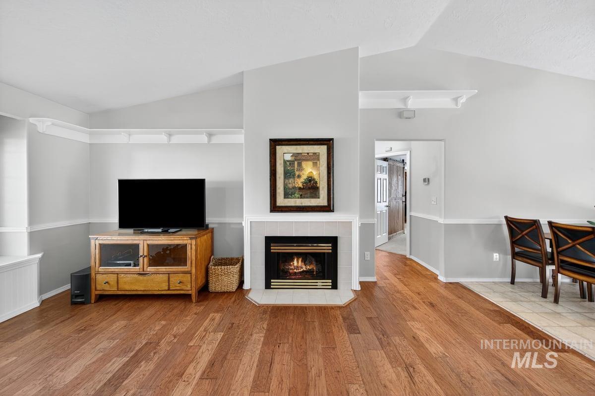 893 E Cembra St, Eagle, Idaho 83616, 3 Bedrooms, 2 Bathrooms, Residential For Sale, Price $499,000, 98966167