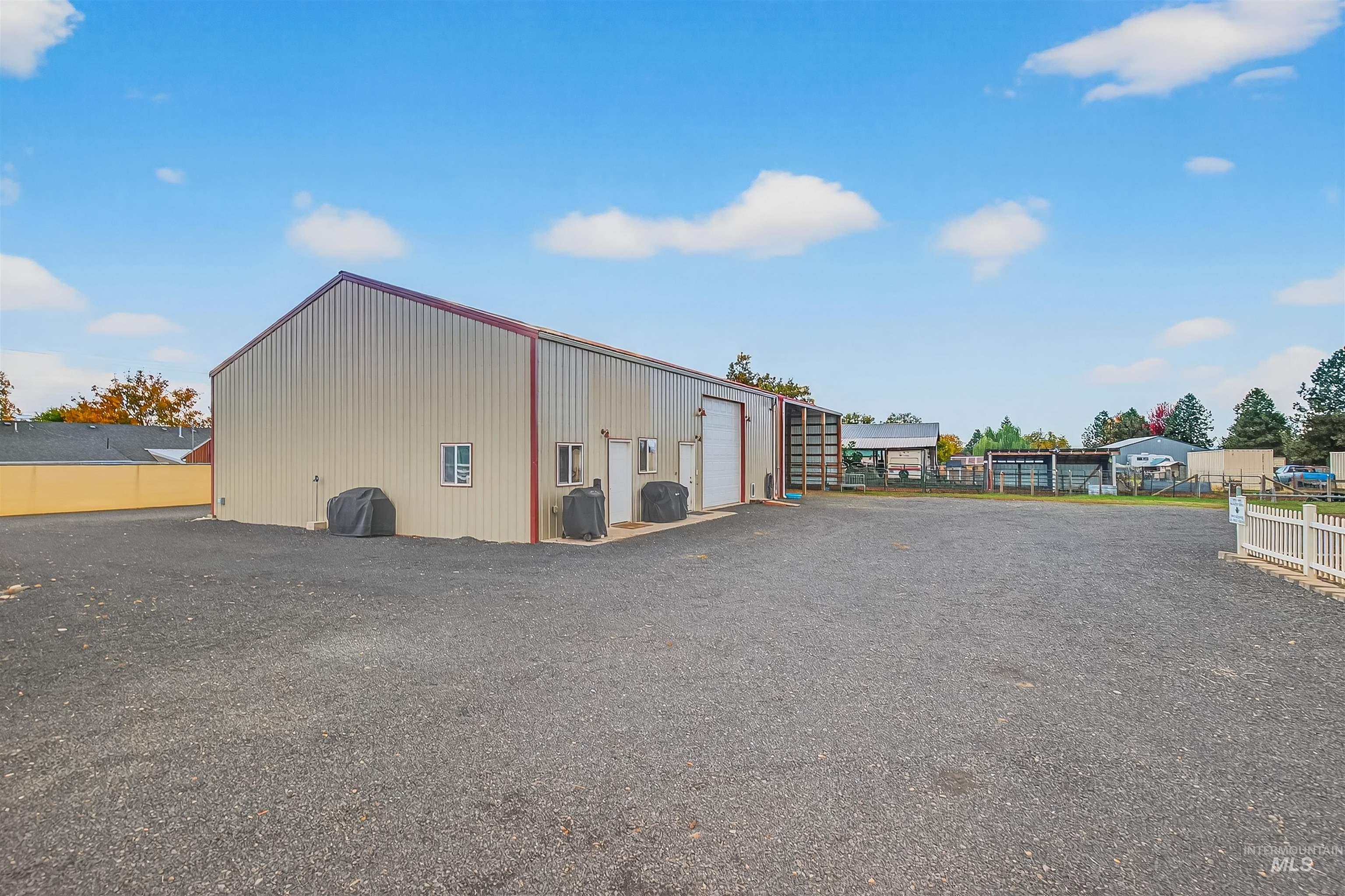 1827 Grelle Ave, Lewiston, Idaho 83501, 4 Bedrooms, 3 Bathrooms, Residential For Sale, Price $934,900, 98966168