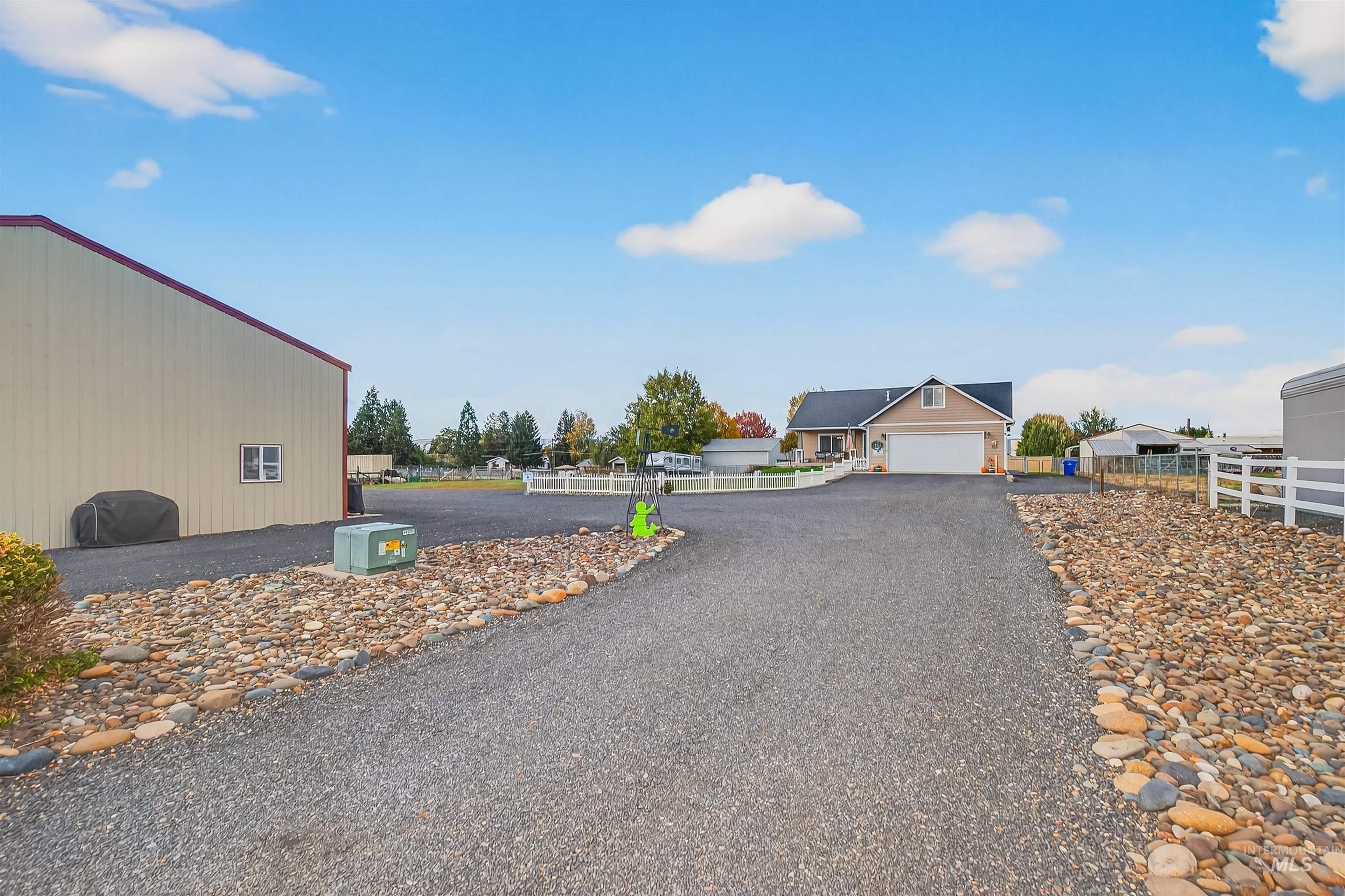 1827 Grelle Ave, Lewiston, Idaho 83501, 4 Bedrooms, 3 Bathrooms, Residential For Sale, Price $934,900, 98966168