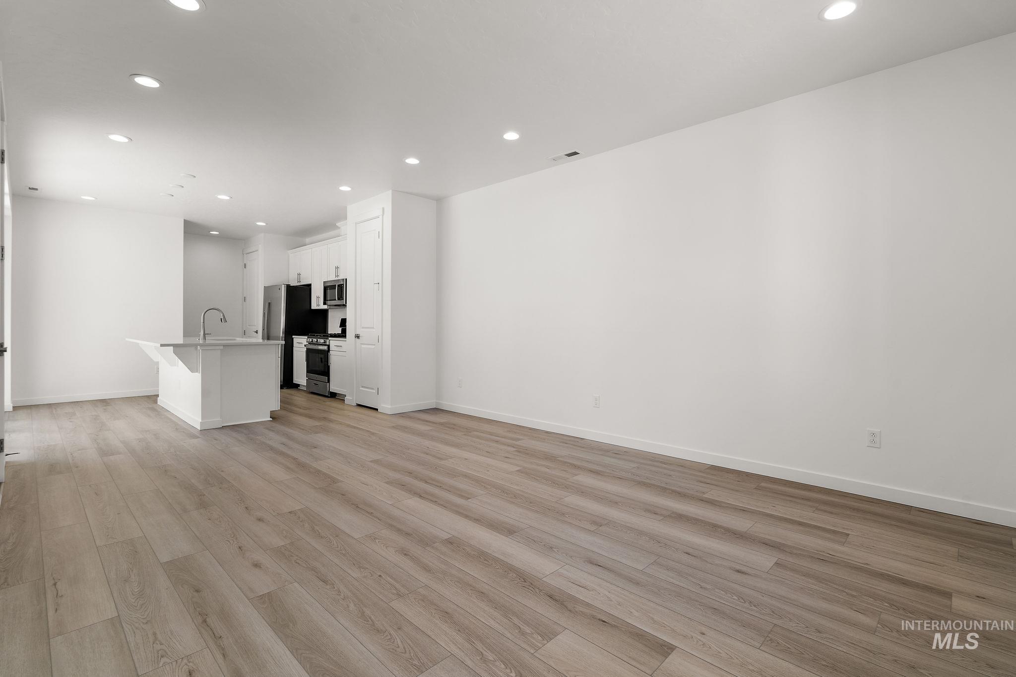 12315 W Endsley Lane, Star, Idaho 83669, 3 Bedrooms, 2.5 Bathrooms, Residential For Sale, Price $374,990, 98966169