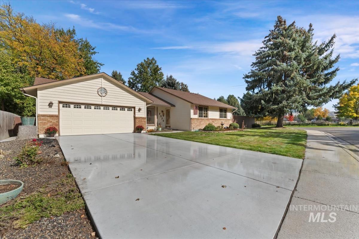 2376 E Serene Dr., Boise, Idaho 83706, 3 Bedrooms, 2 Bathrooms, Residential For Sale, Price $530,000, 98966170