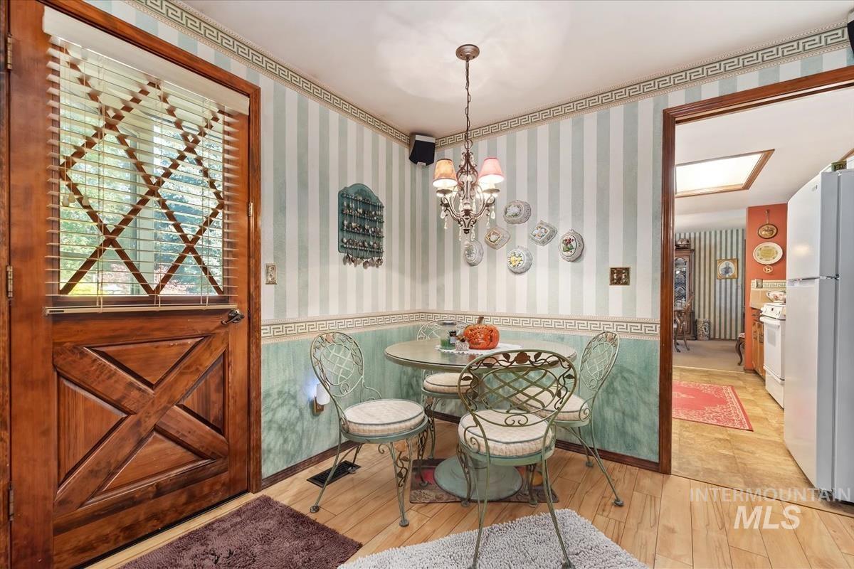 2376 E Serene Dr., Boise, Idaho 83706, 3 Bedrooms, 2 Bathrooms, Residential For Sale, Price $530,000, 98966170