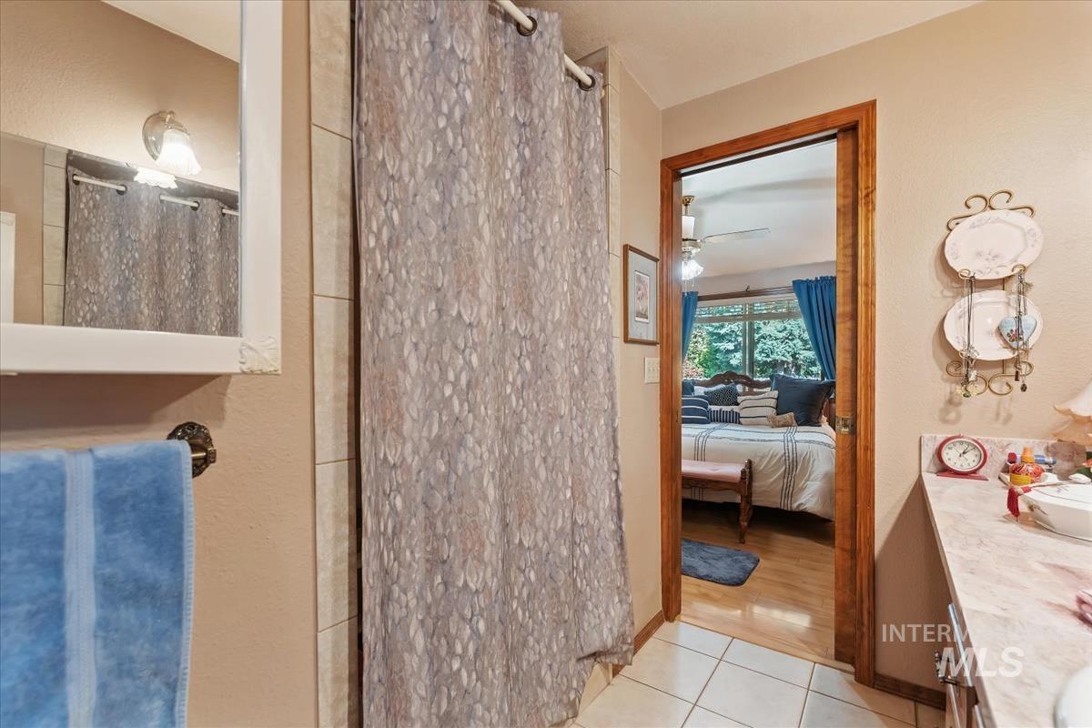 2376 E Serene Dr., Boise, Idaho 83706, 3 Bedrooms, 2 Bathrooms, Residential For Sale, Price $530,000, 98966170