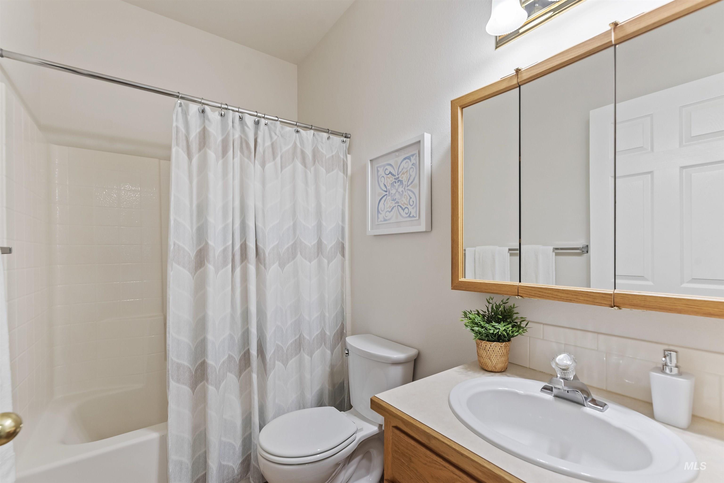 2416 N Birchgrove Lane, Boise, Idaho 83703, 2 Bedrooms, 2 Bathrooms, Residential For Sale, Price $445,000, 98966171