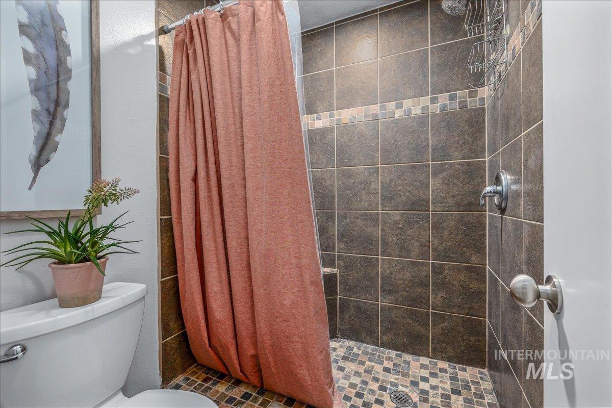 387 W Pickerell Ct, Boise, Idaho 83706, 4 Bedrooms, 3 Bathrooms, Residential For Sale, Price $649,900, 98966172