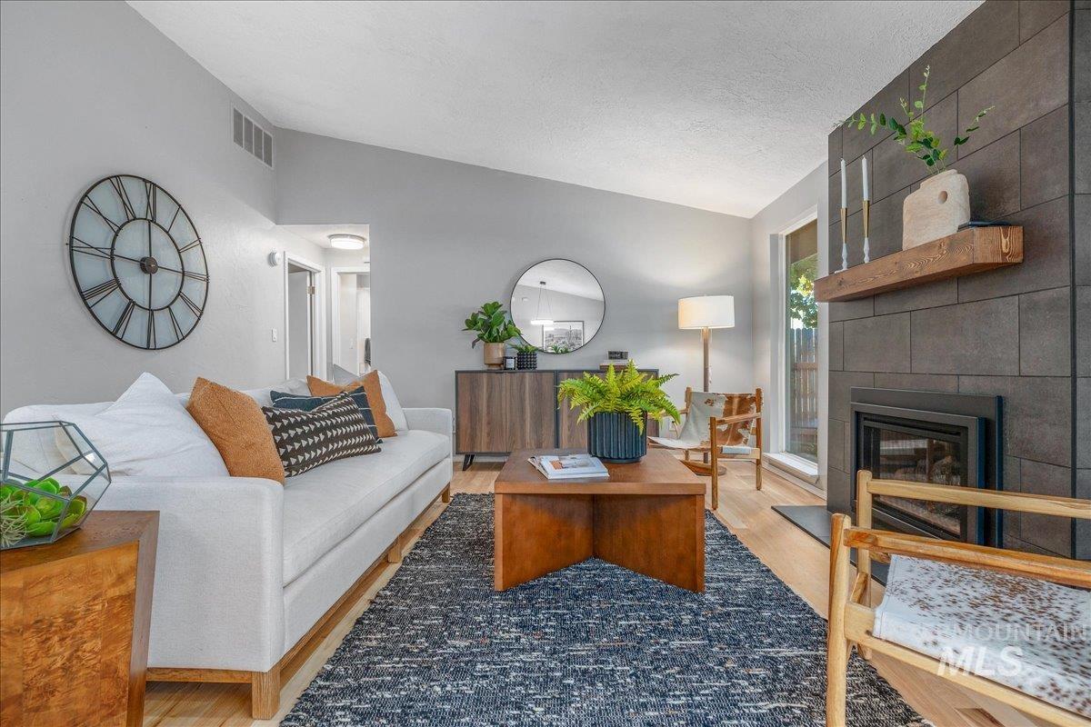 387 W Pickerell Ct, Boise, Idaho 83706, 4 Bedrooms, 3 Bathrooms, Residential For Sale, Price $649,900, 98966172