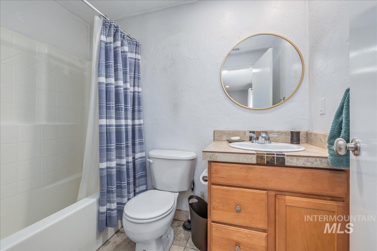 387 W Pickerell Ct, Boise, Idaho 83706, 4 Bedrooms, 3 Bathrooms, Residential For Sale, Price $649,900, 98966172